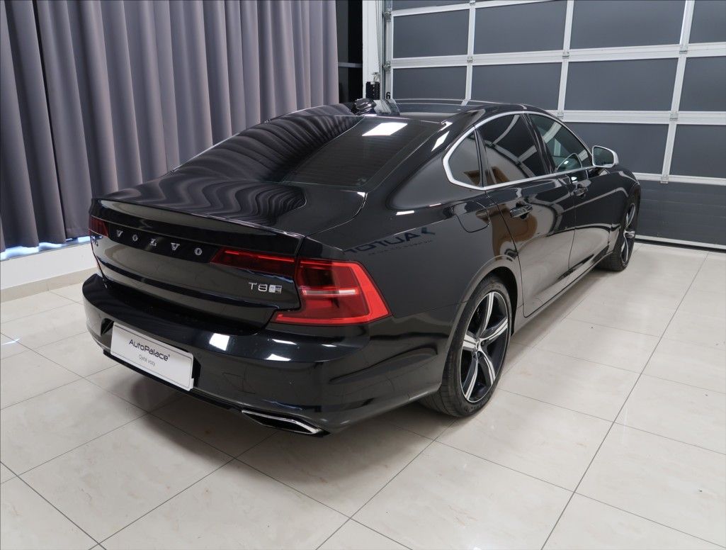 Volvo S90, 2,0 T8 TWINENGINE AWD R-DESIGN - fotka 5