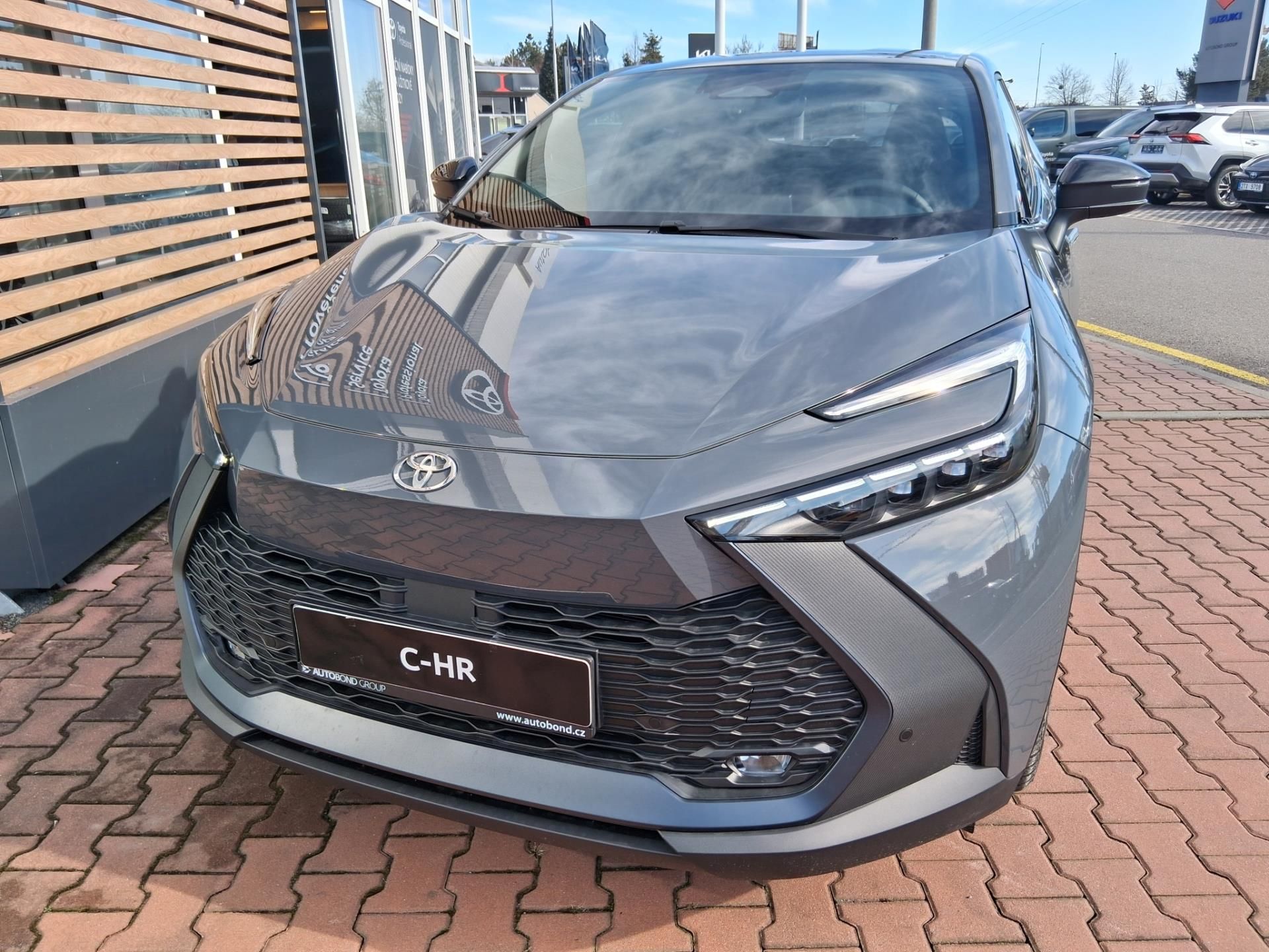 Toyota C-HR, 2,0 PHEV 4X2 STYLE - fotka 3