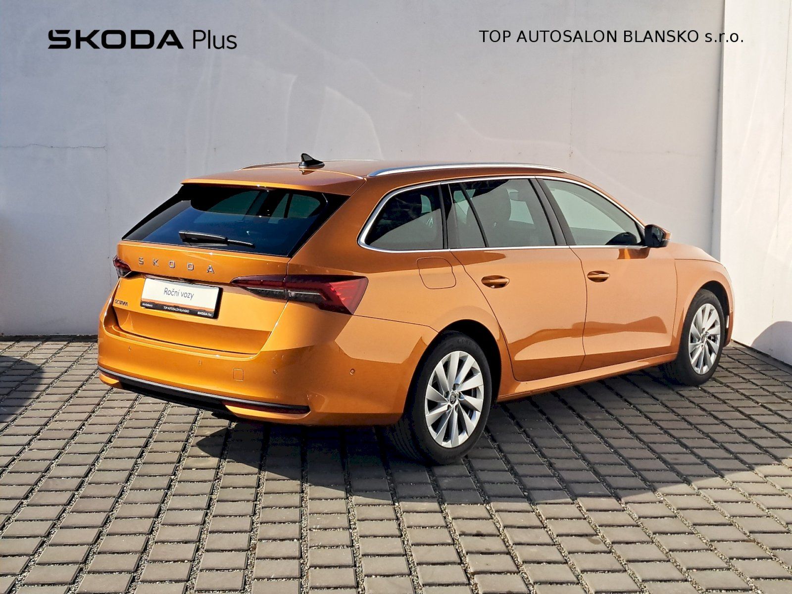 Škoda Octavia, 2,0TDI 110kW DSG Top Selection - fotka 2
