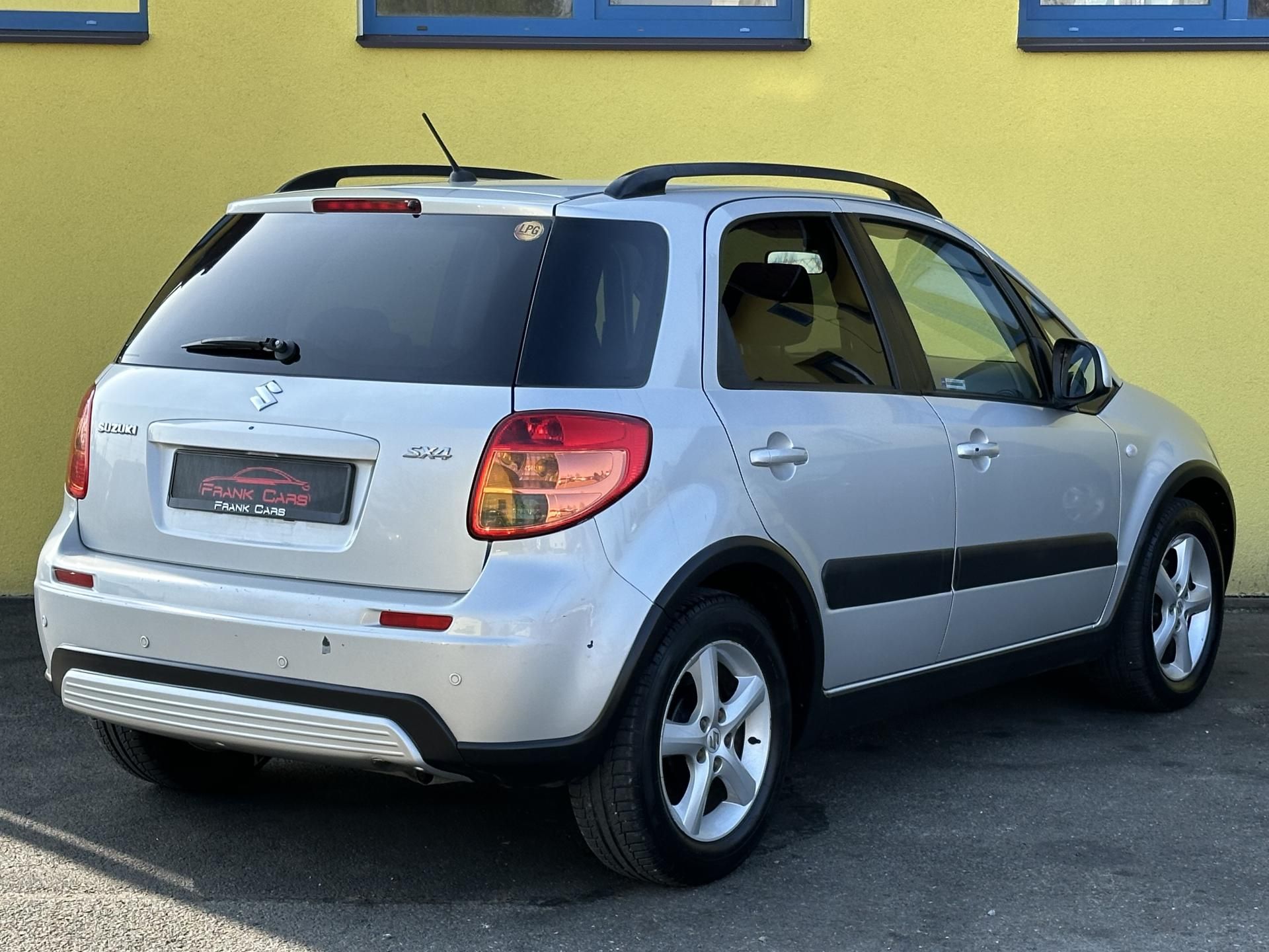 Suzuki SX4, 1.6/79kW+LPG*KLIMA*4x2*ČR - fotka 4