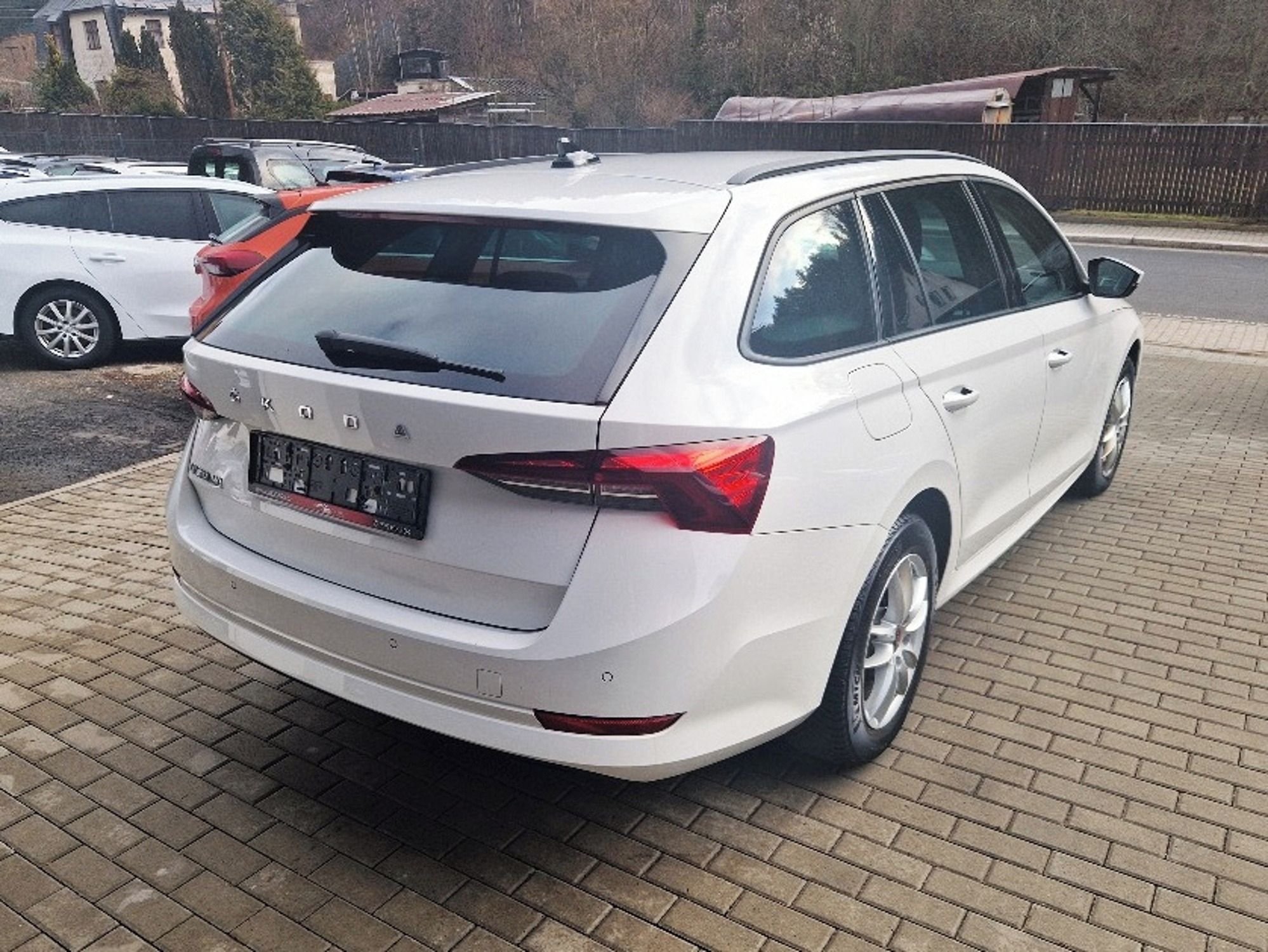 Škoda Octavia, 2.0 TDi (110 kW), LED, DSG - fotka 4