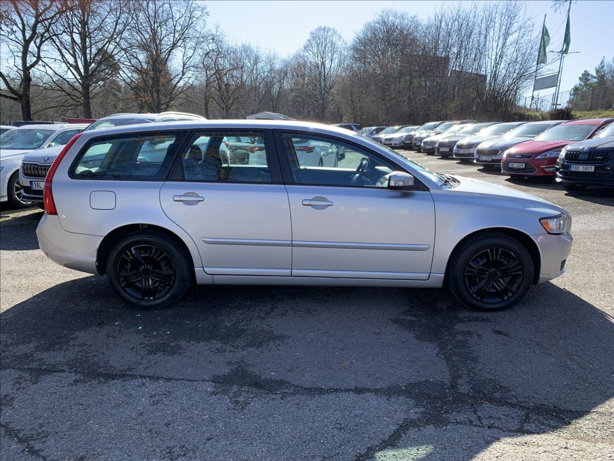 Volvo V50, 2,0 D - fotka 4