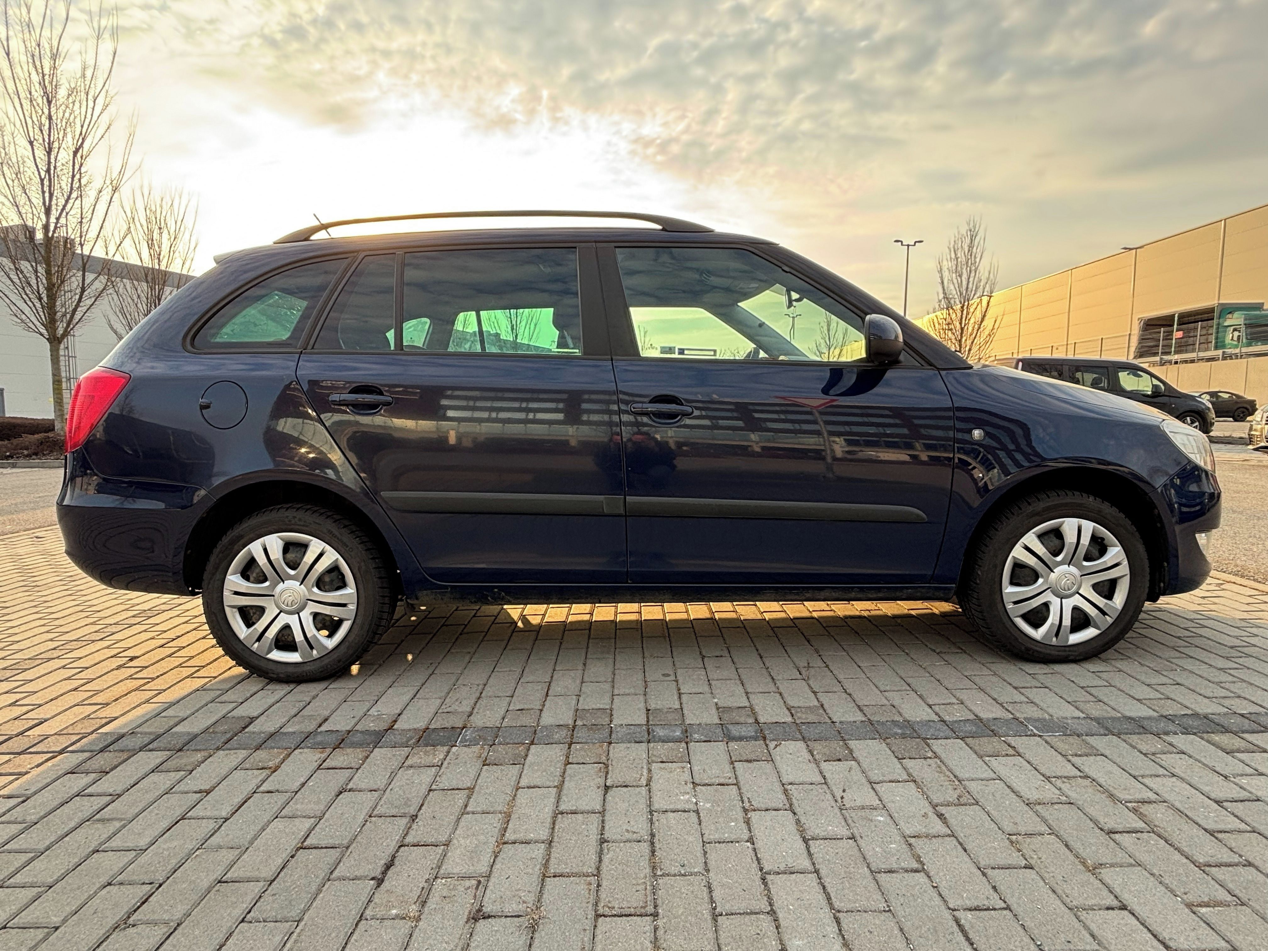 Škoda Fabia, 1,6 TDI 55 kW - serviska - fotka 2