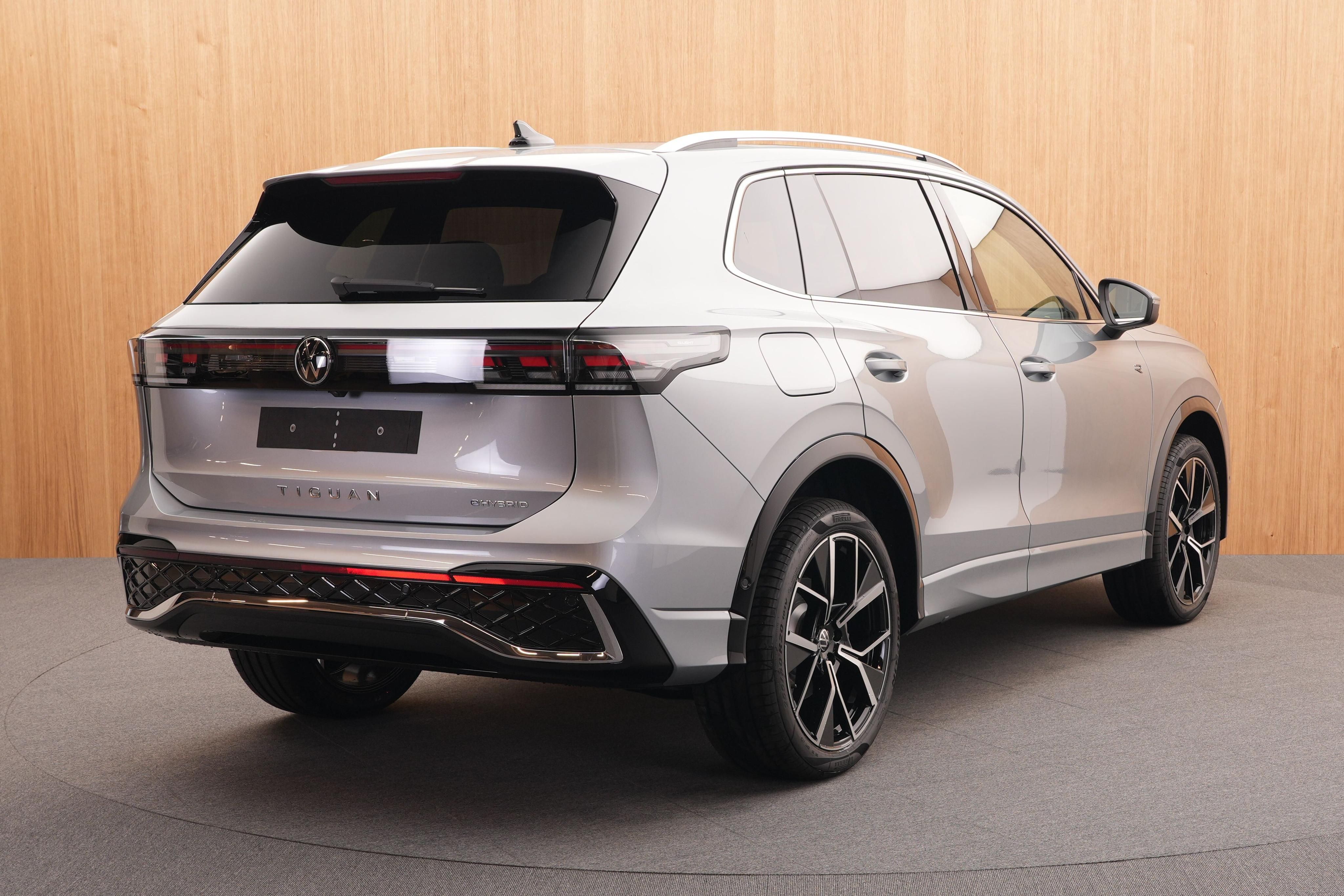 Volkswagen Tiguan, R-Line People Hybrid DSG - fotka 4