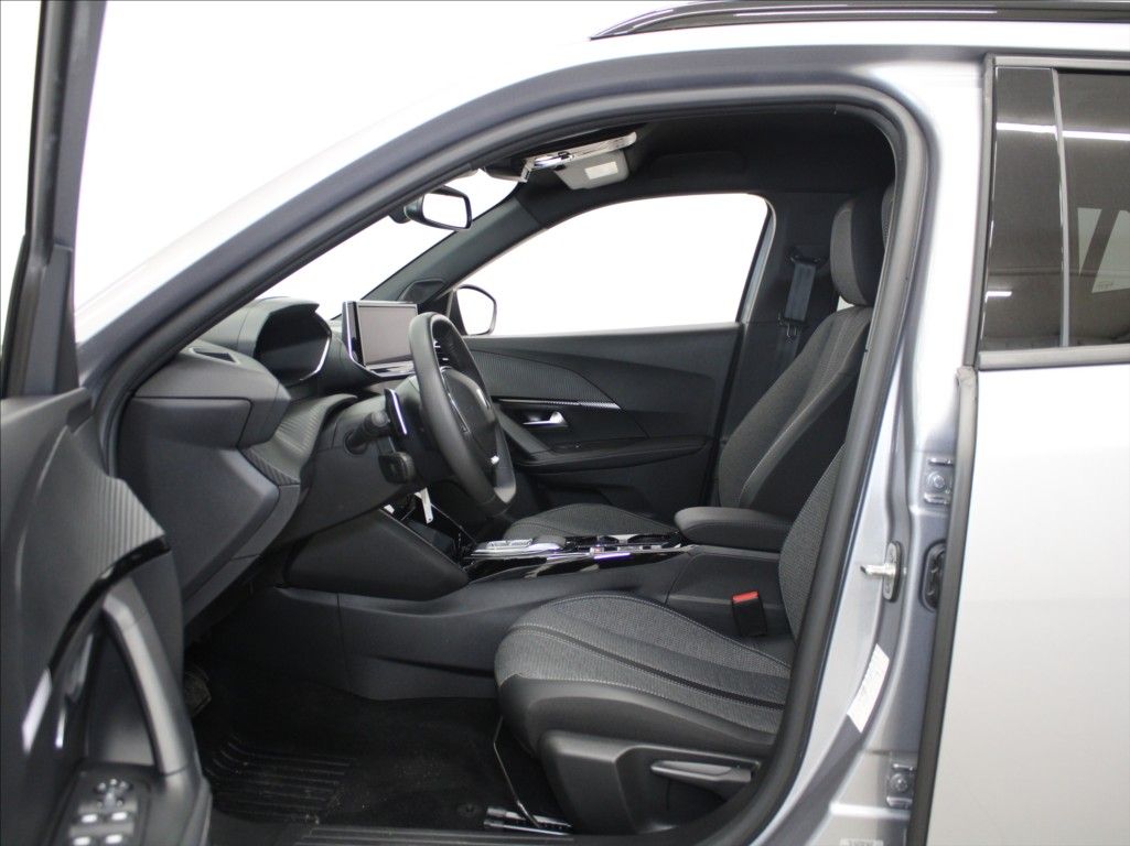 Peugeot 2008, 1,2 PureTech 130 EAT8 Allure - fotka 6
