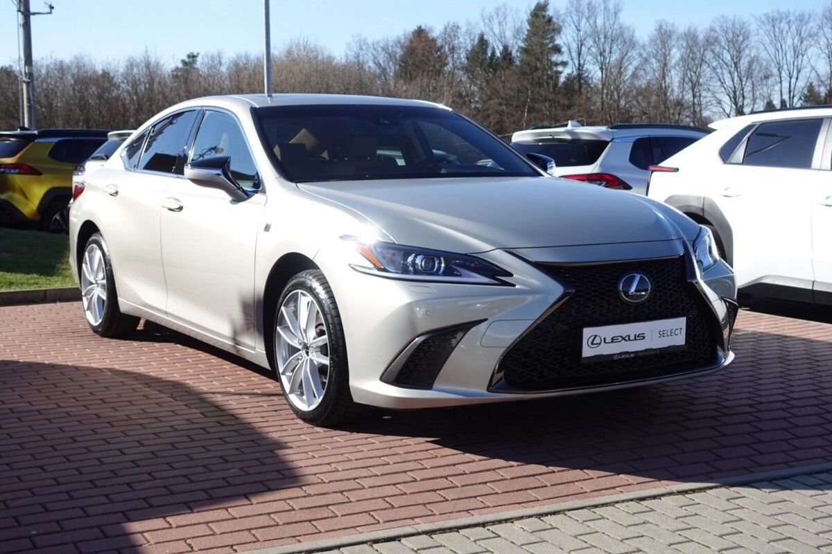 Lexus ES 300h, F-Sport - fotka 4