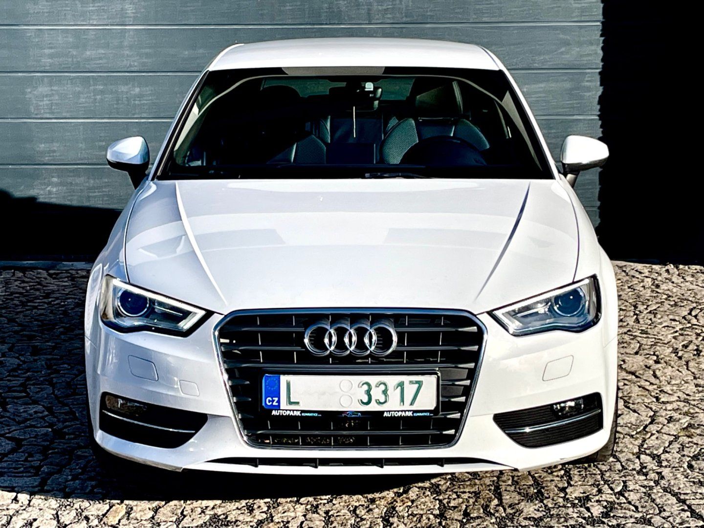Audi A3, 1.2 TFSI S-line Sportpaket - fotka 2