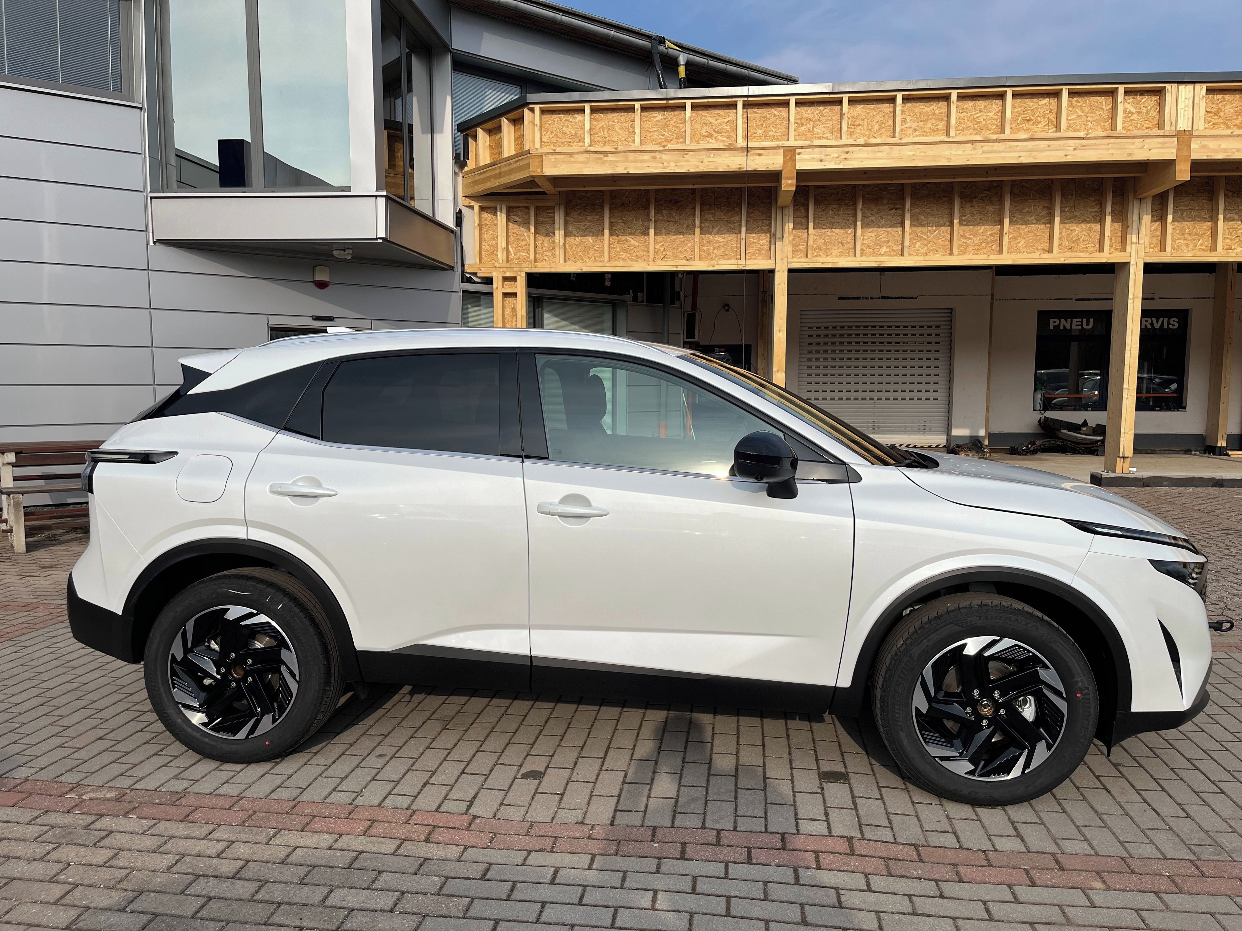 Nissan Qashqai, 1.3DIG-T MHEV 116kW N-Connecta - fotka 6