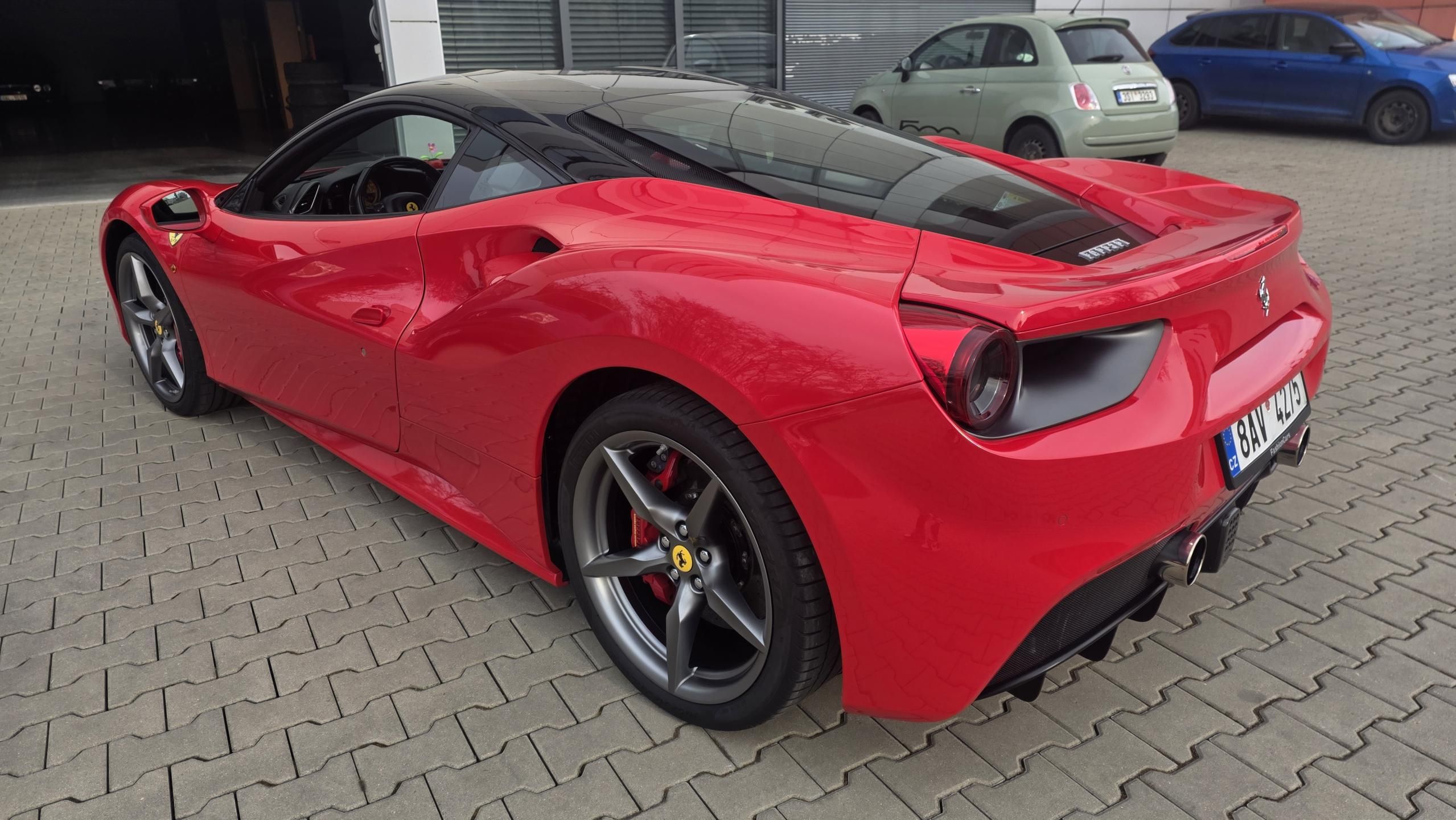 Ferrari 488, jako nové plný servis ZÁRUKA - fotka 6