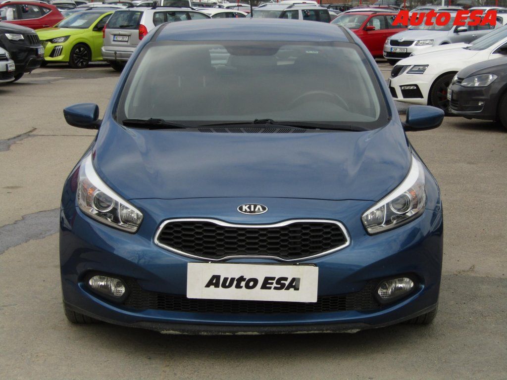 Kia Cee´d, 1.4 CRDi,ČR,AC,+kola - fotka 2