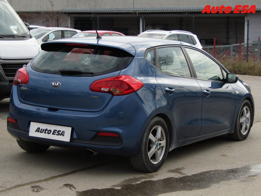 Kia Cee´d, 1.4 CRDi,ČR,AC,+kola - fotka 4