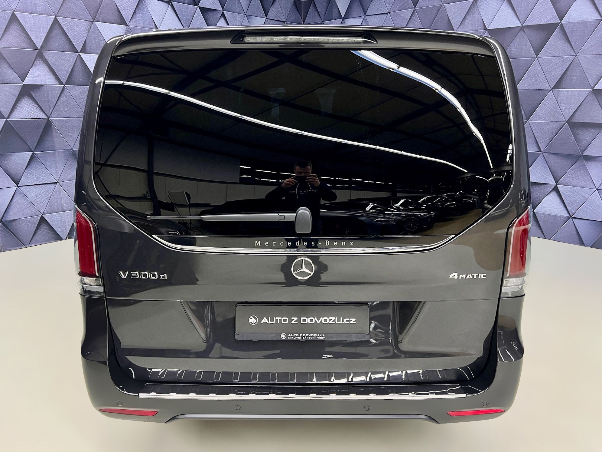Mercedes-Benz Třídy V, 300d 4MATIC AMG EXCLUSIVE XL - fotka 5