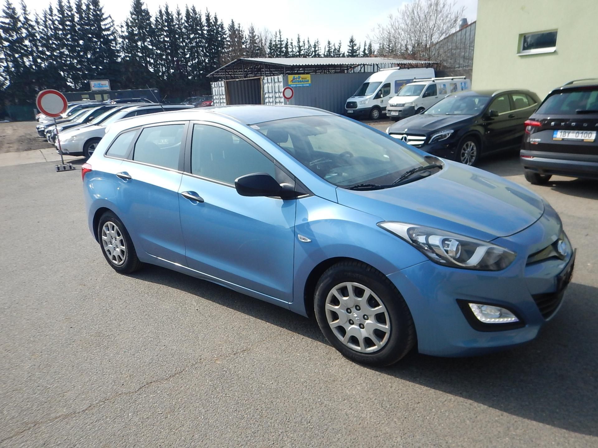 Hyundai i30, 1.4 CRDi 66 kw tažné - fotka 5