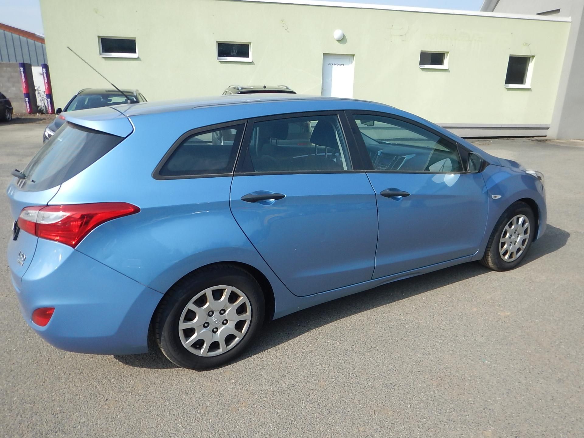 Hyundai i30, 1.4 CRDi 66 kw tažné - fotka 6