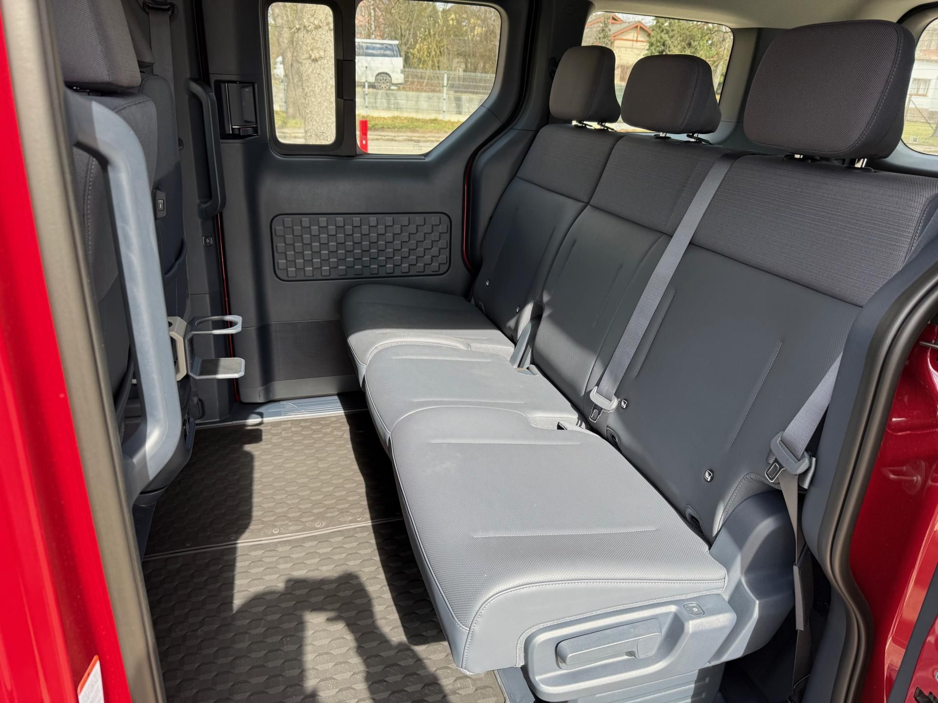 Kia PV5, 5P 4x2 ELITE 120 KW + 71,2 KWH - fotka 5