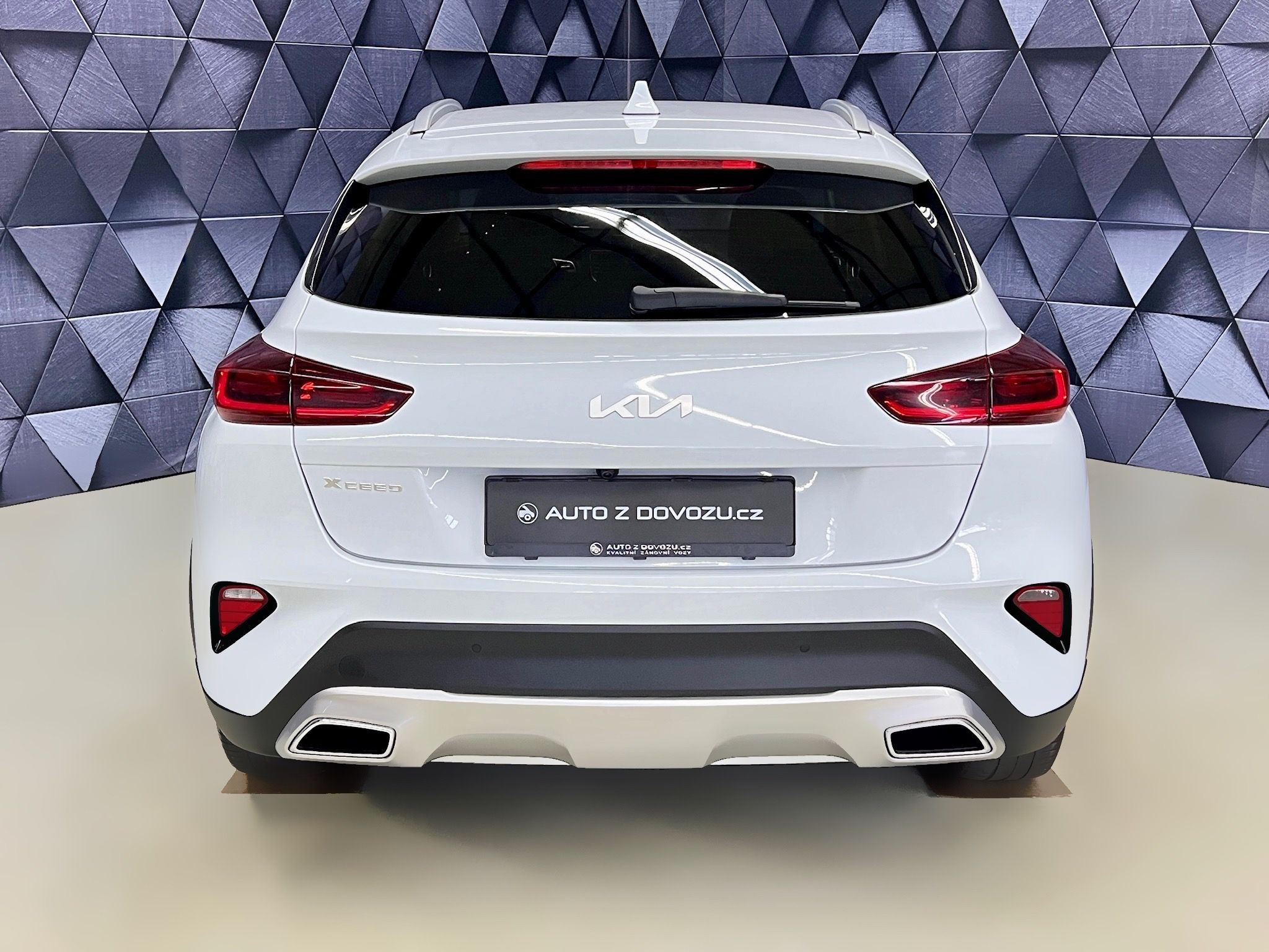 Kia XCee´d, 1.6 CRDi 100 KW 7DCT EXCLUSIVE - fotka 6