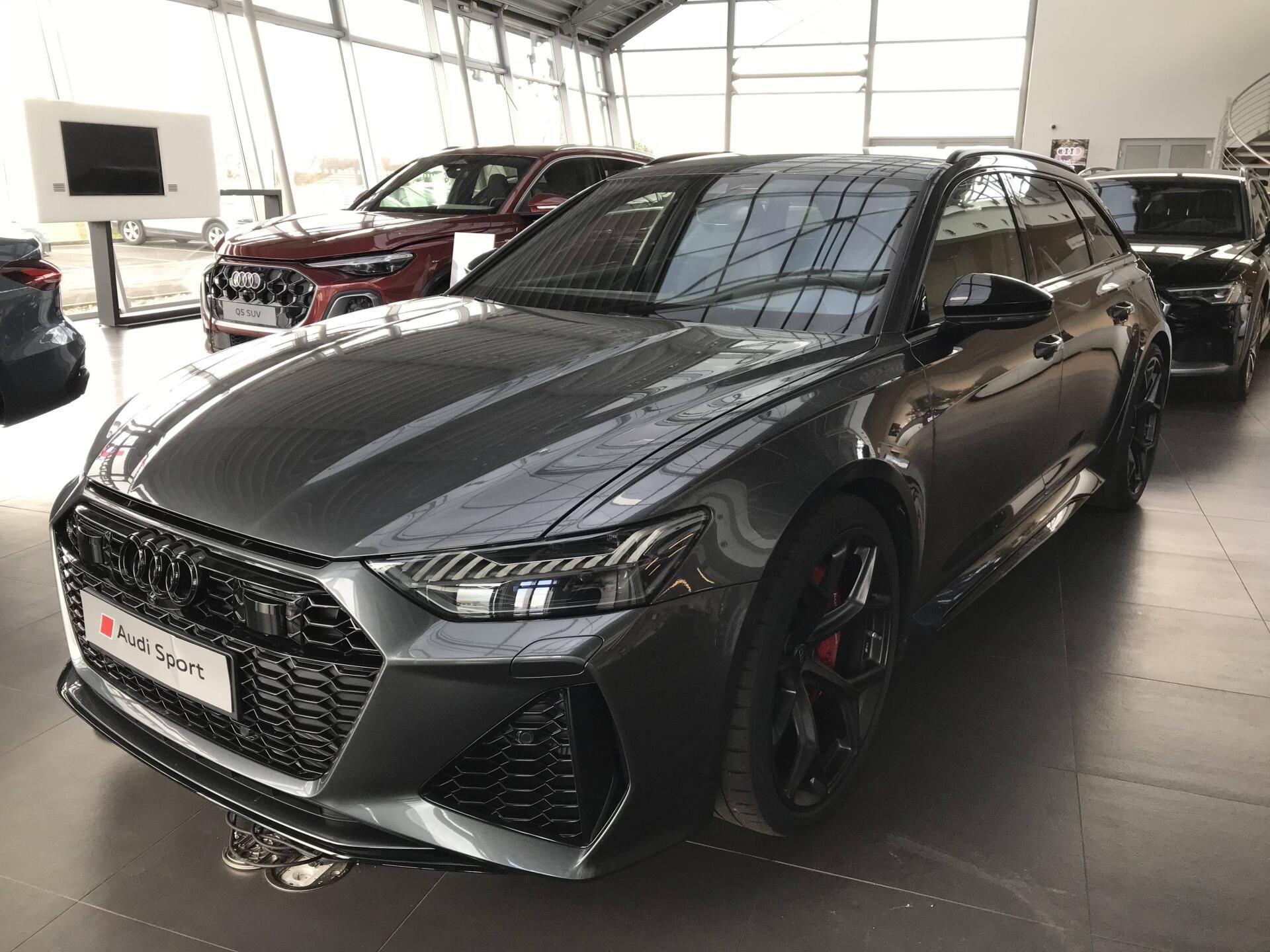 Audi A6 Avant, RS6 perf. Quattro 8TT 4,0