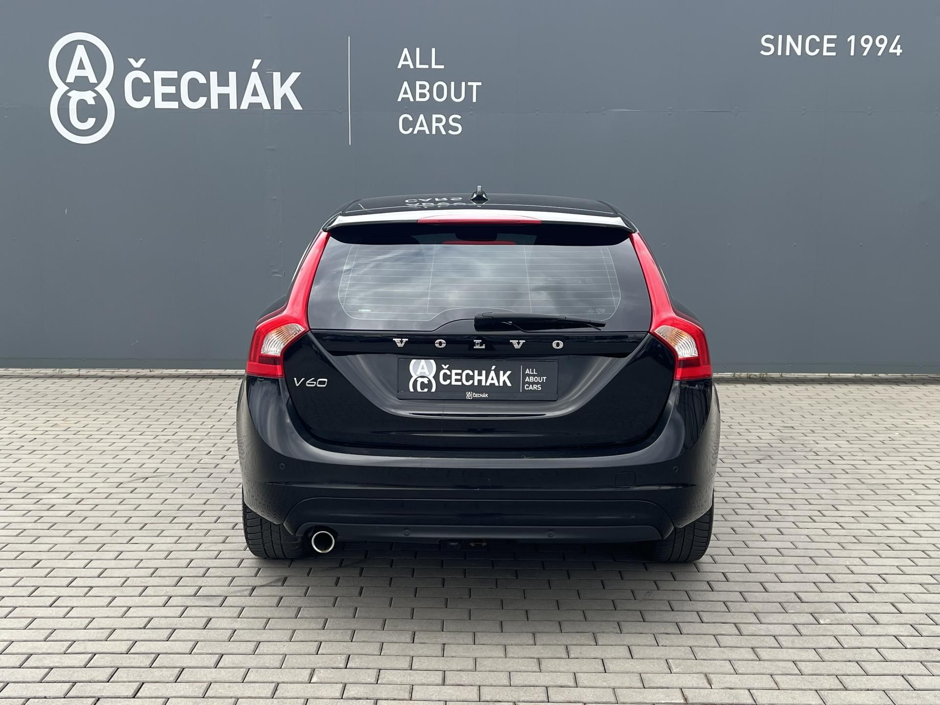 Volvo V60, ČR*Servis*88kW - fotka 6