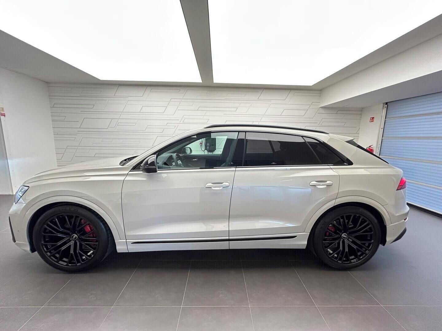 Audi Q8, SUV 50 TDI quattro 210 kW - fotka 3