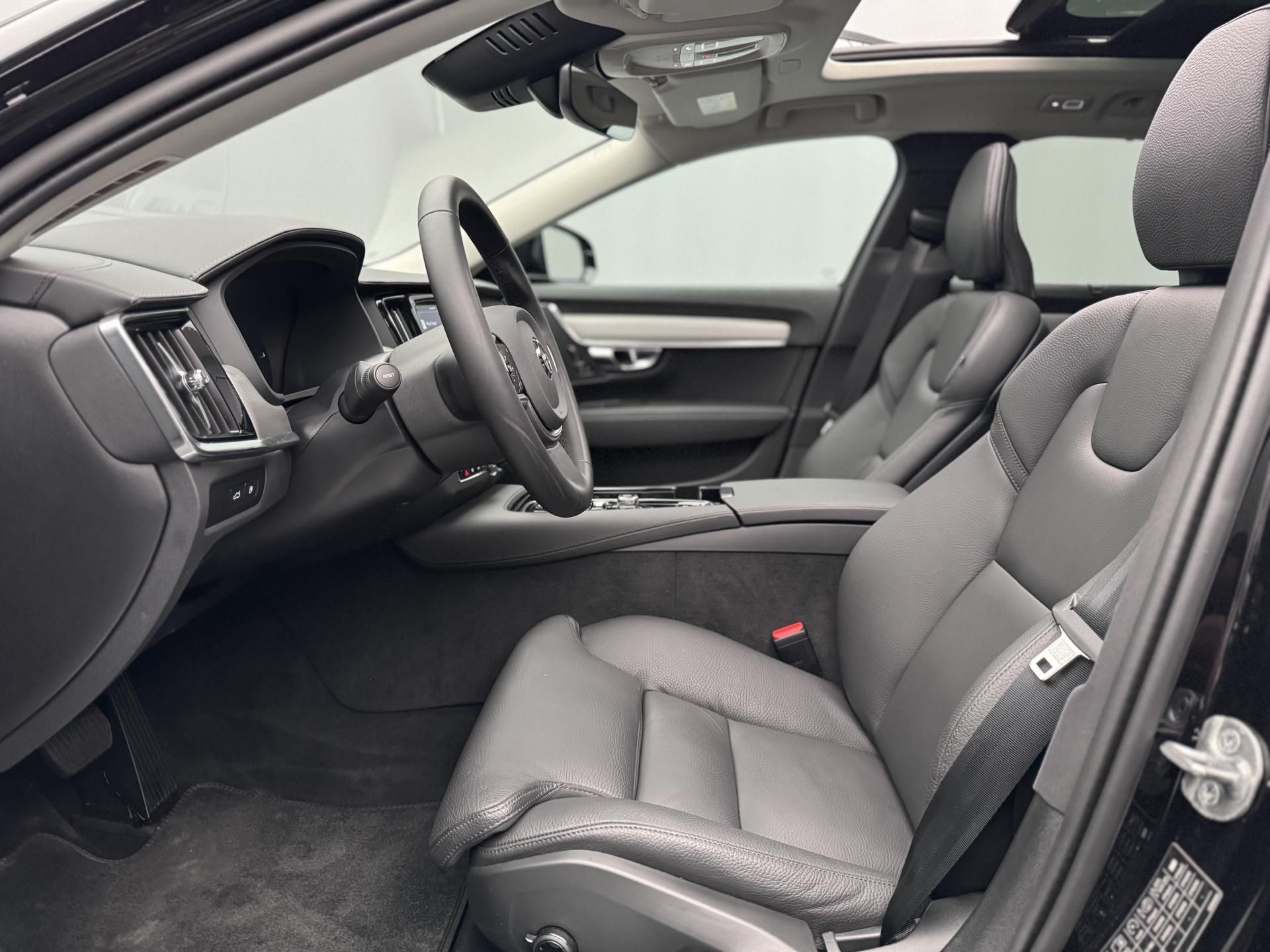 Volvo V90, T6 AWD RECHARGE BRIGHT PLUS - fotka 4