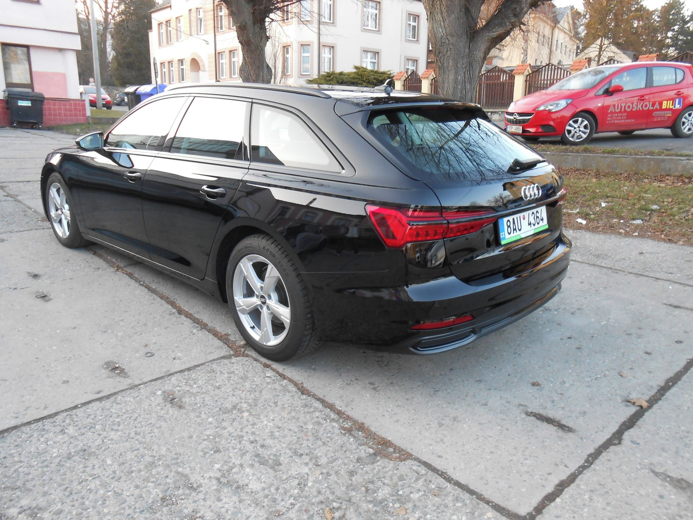 Audi A6 Avant, 40 TDi 150kW SPORT - fotka 6