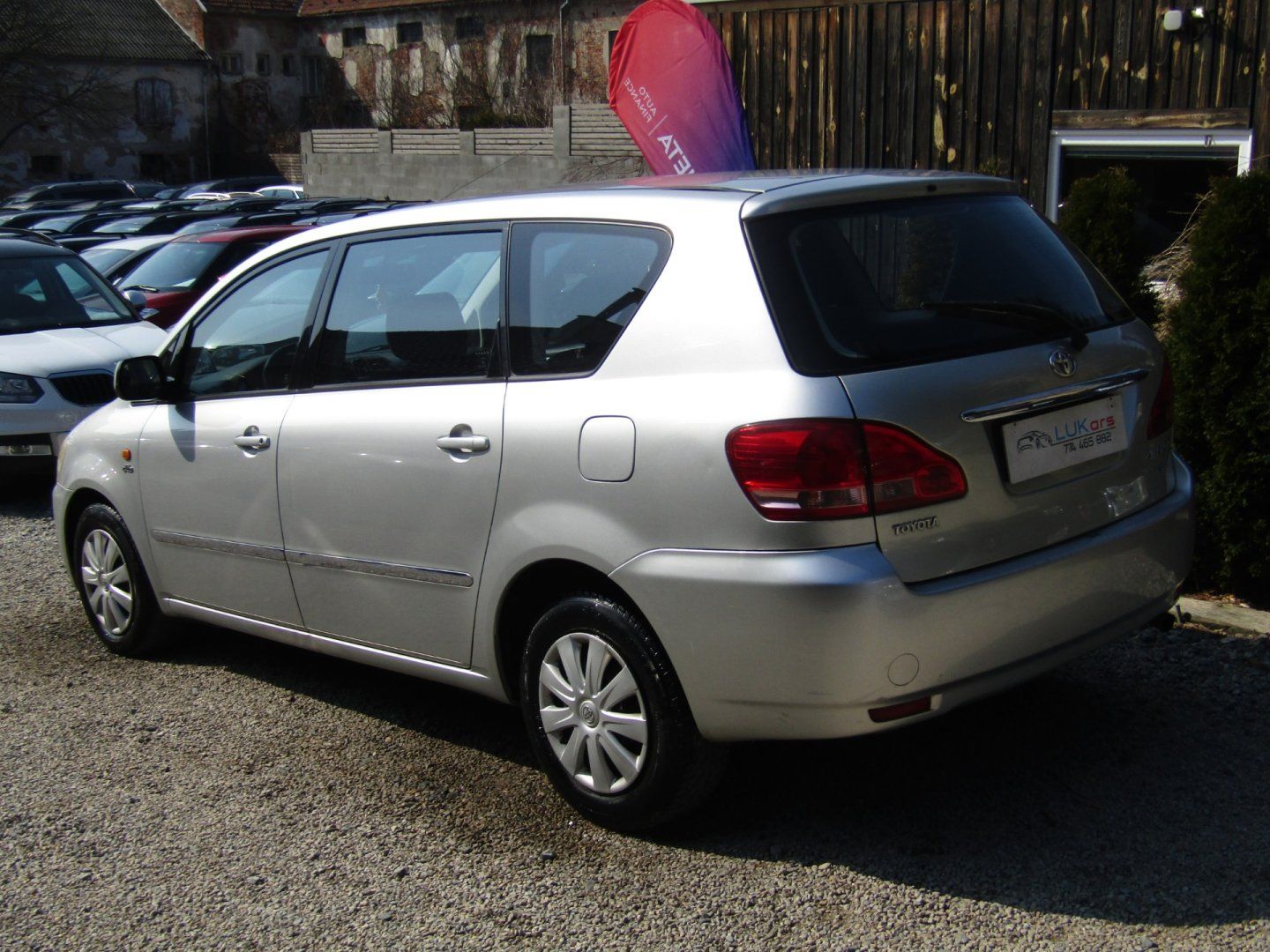 Toyota Avensis Verso, 2.0 D-4D 85kW BEZ KOROZE A DPF - fotka 5