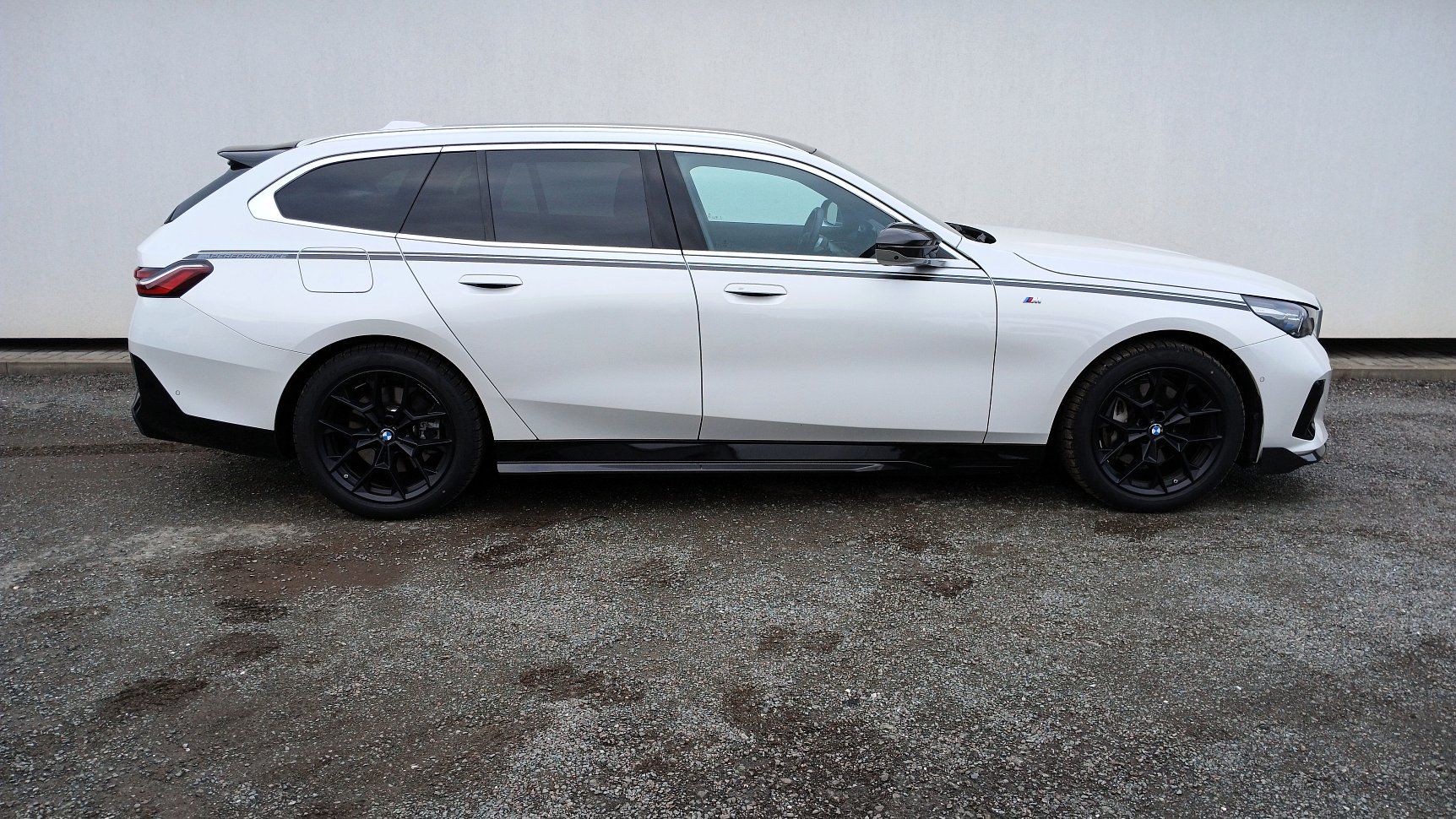 BMW i5 - fotka 3