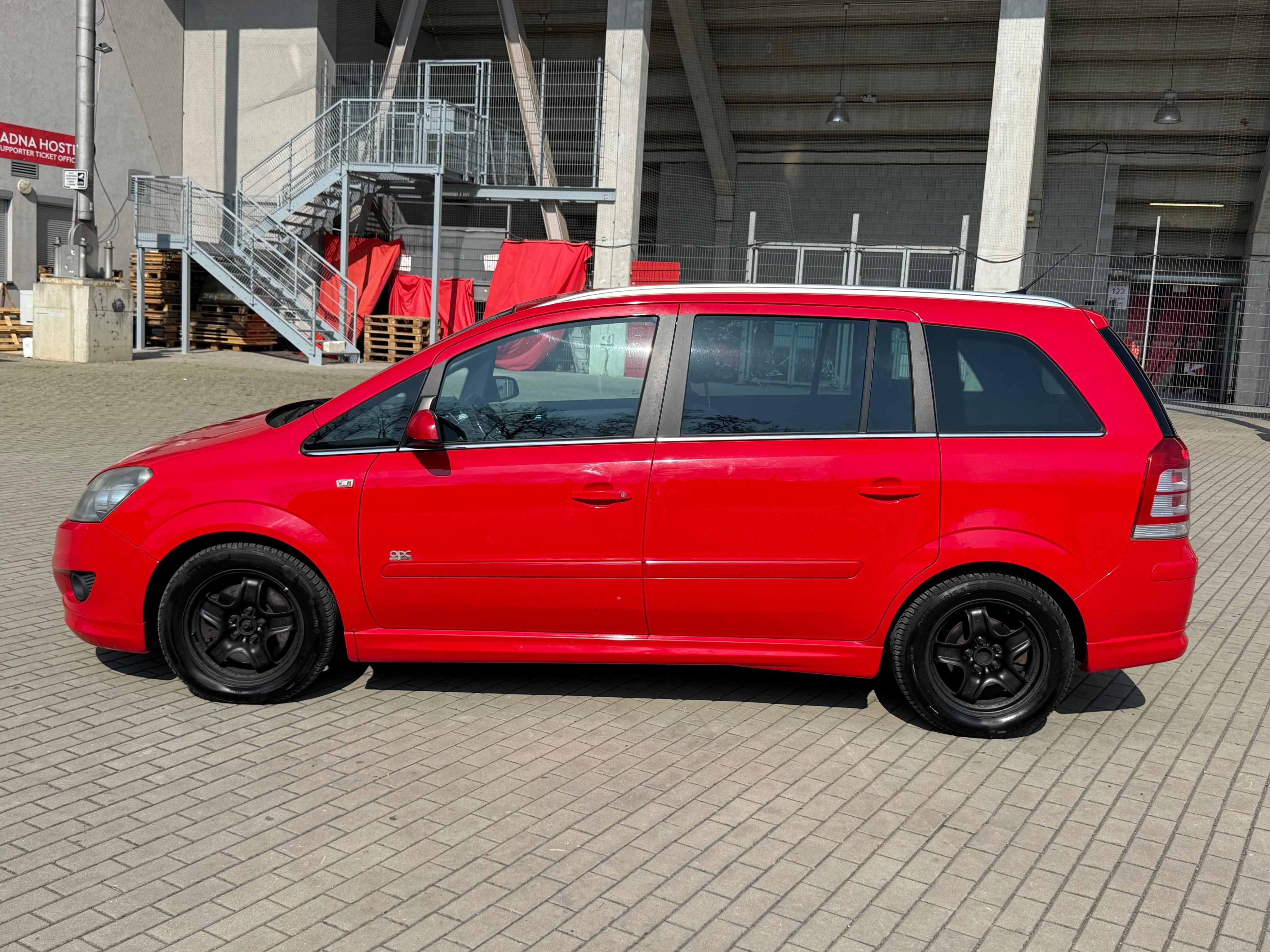 Opel Zafira, 1.9CDTI, 110kw 7 míst - fotka 2