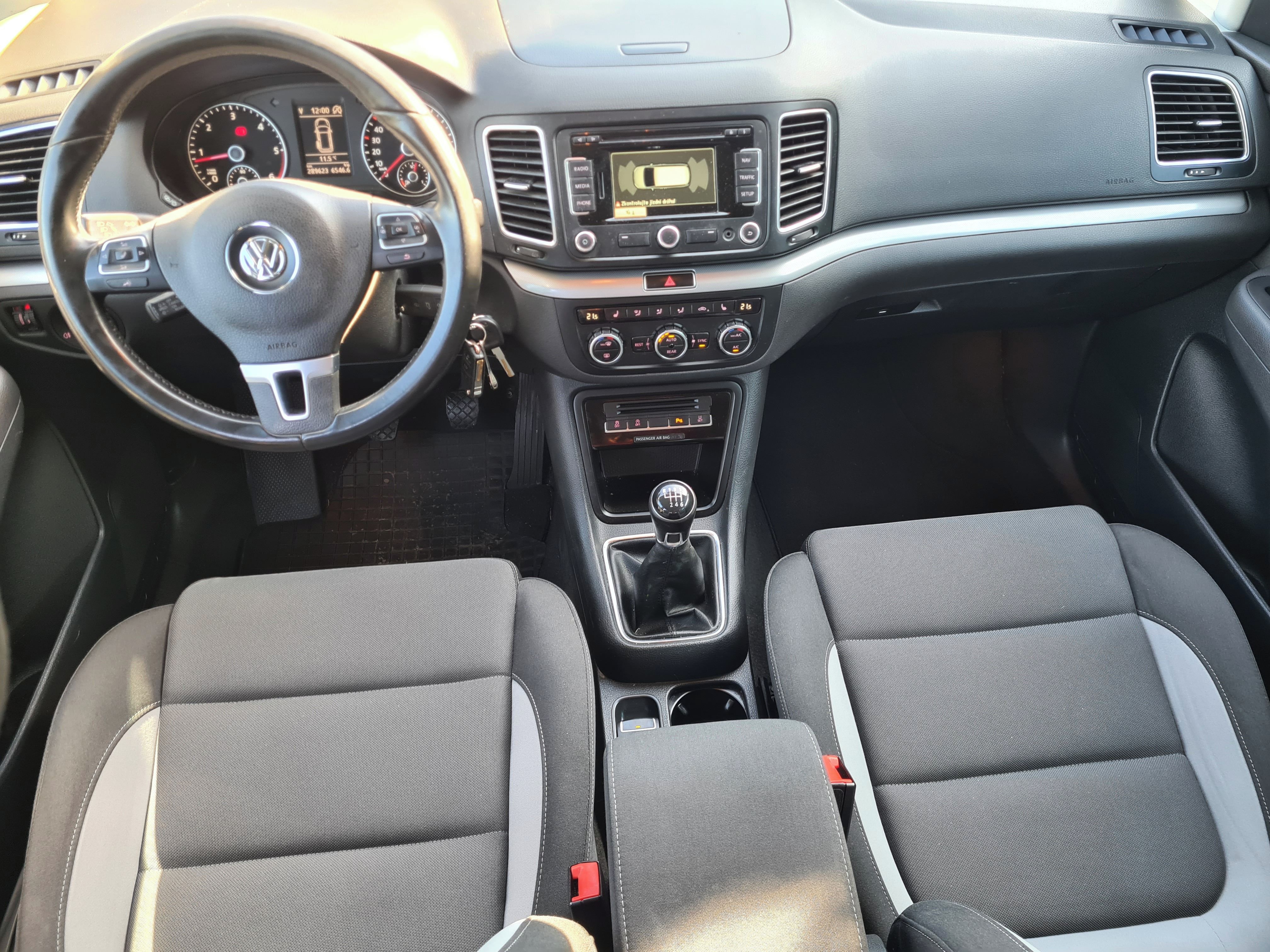 Volkswagen Sharan, 2.0 TDi_103 kW 7 míst - fotka 6