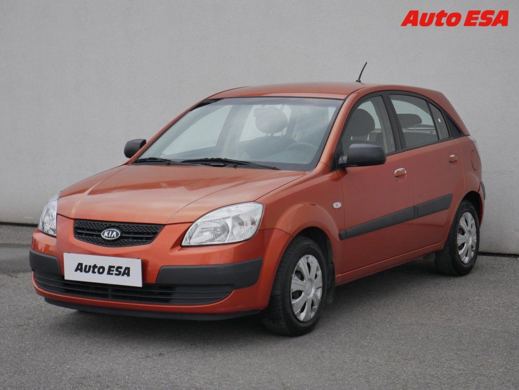 Kia Rio, 1.5i,ČR,AC,park.čidla - fotka 3