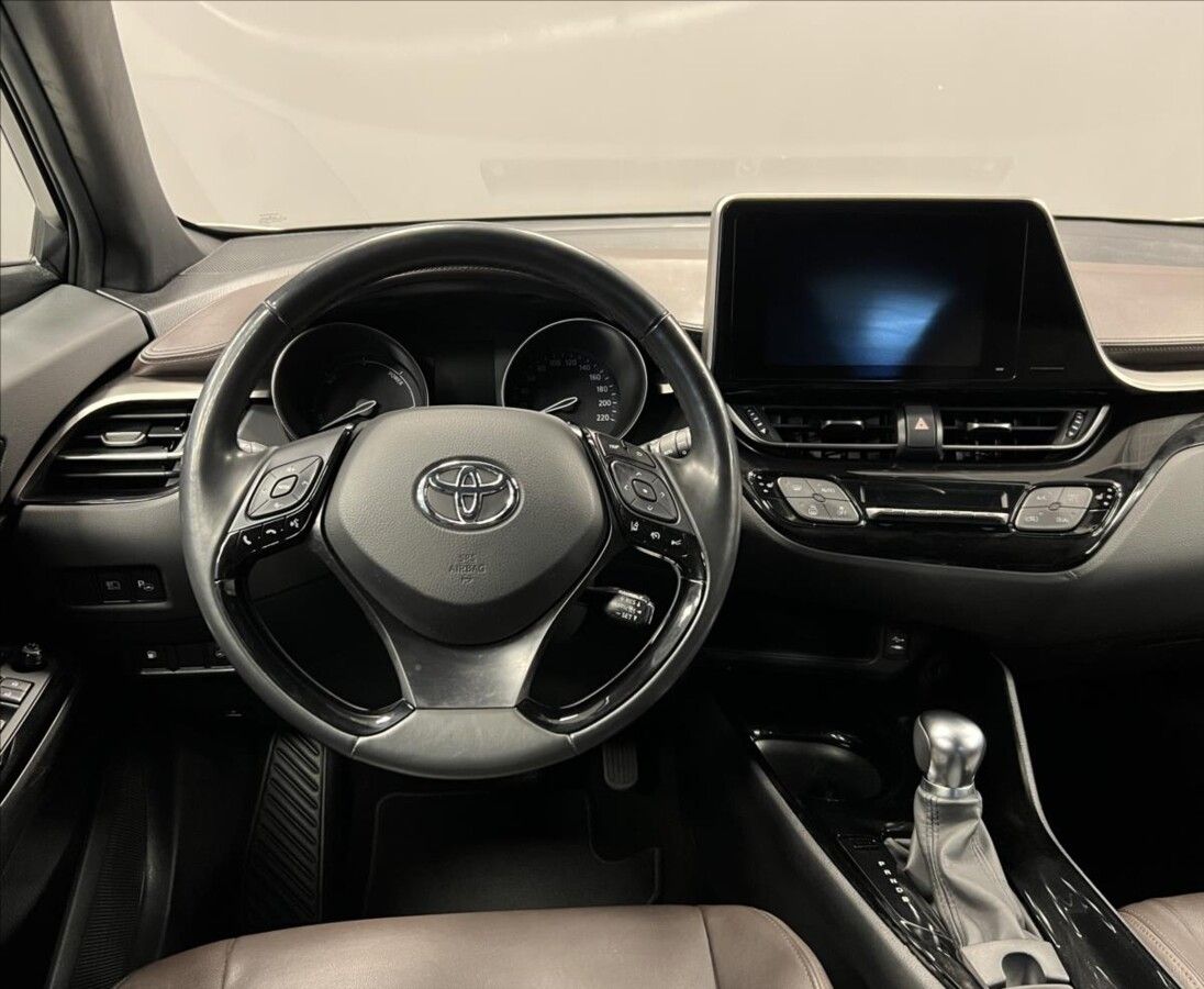 Toyota C-HR, 1,8 Hybrid AT EXECUTIVE - fotka 5