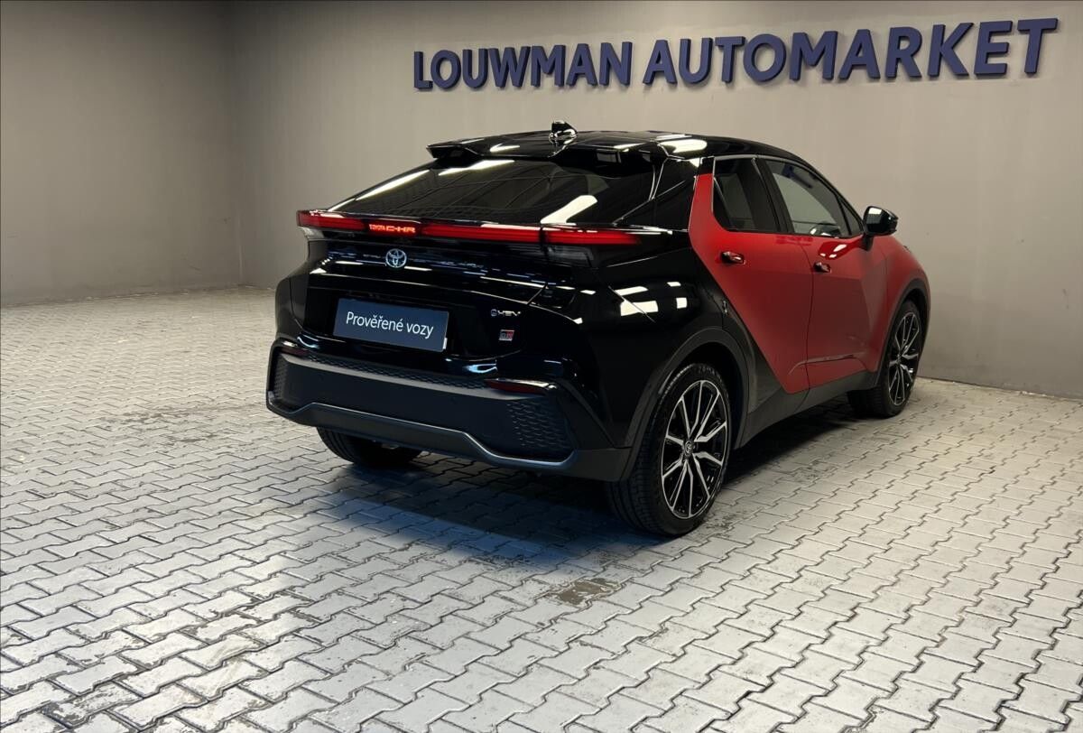 Toyota C-HR, 2,0 HEV GR SPORT PREMIERE Ed. - fotka 2