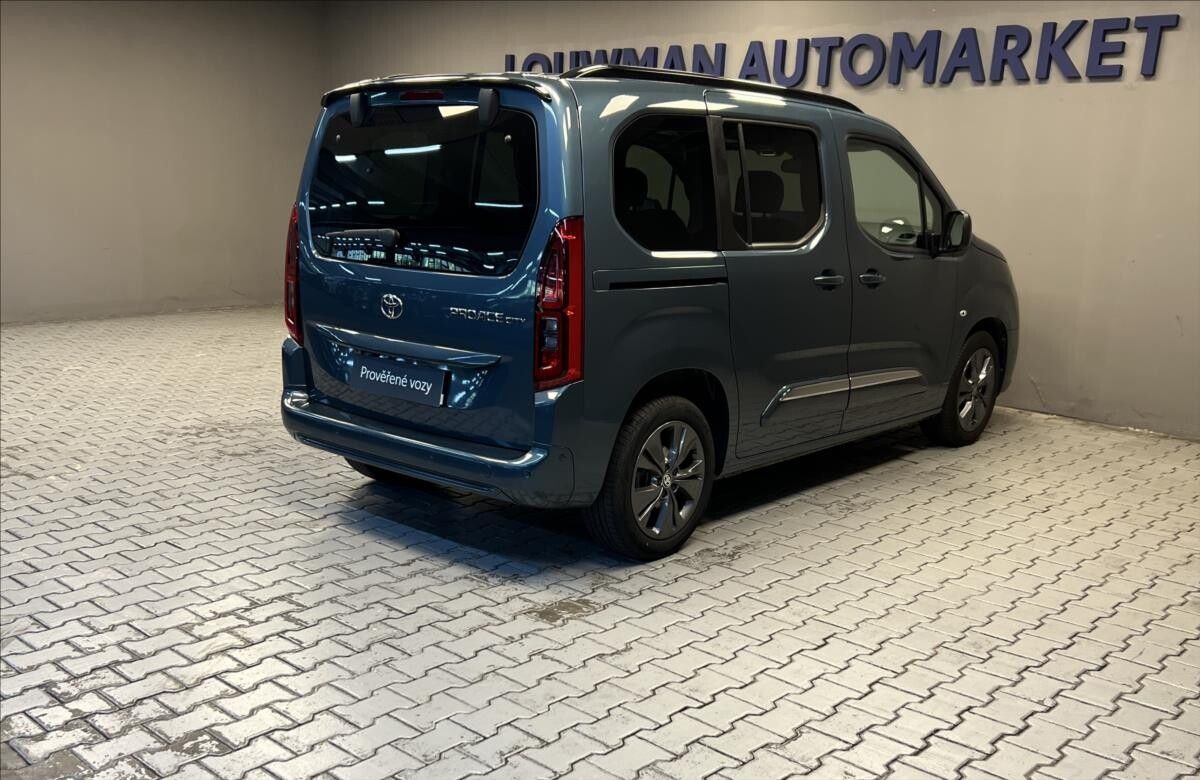 Toyota Proace City Verso, 1,5 D 8AT VIP L1 - fotka 2