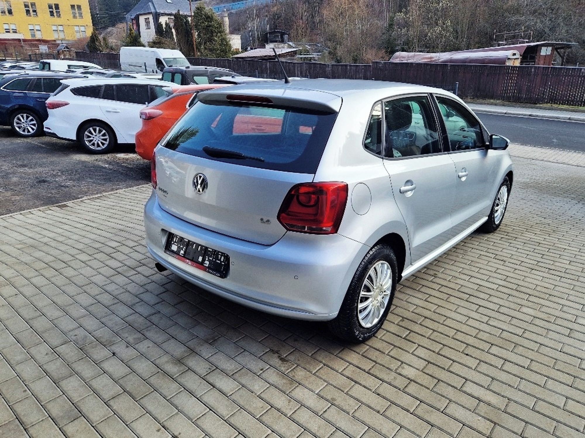 Volkswagen Polo, 1.4 (63 kW), 85 tis. km - fotka 4