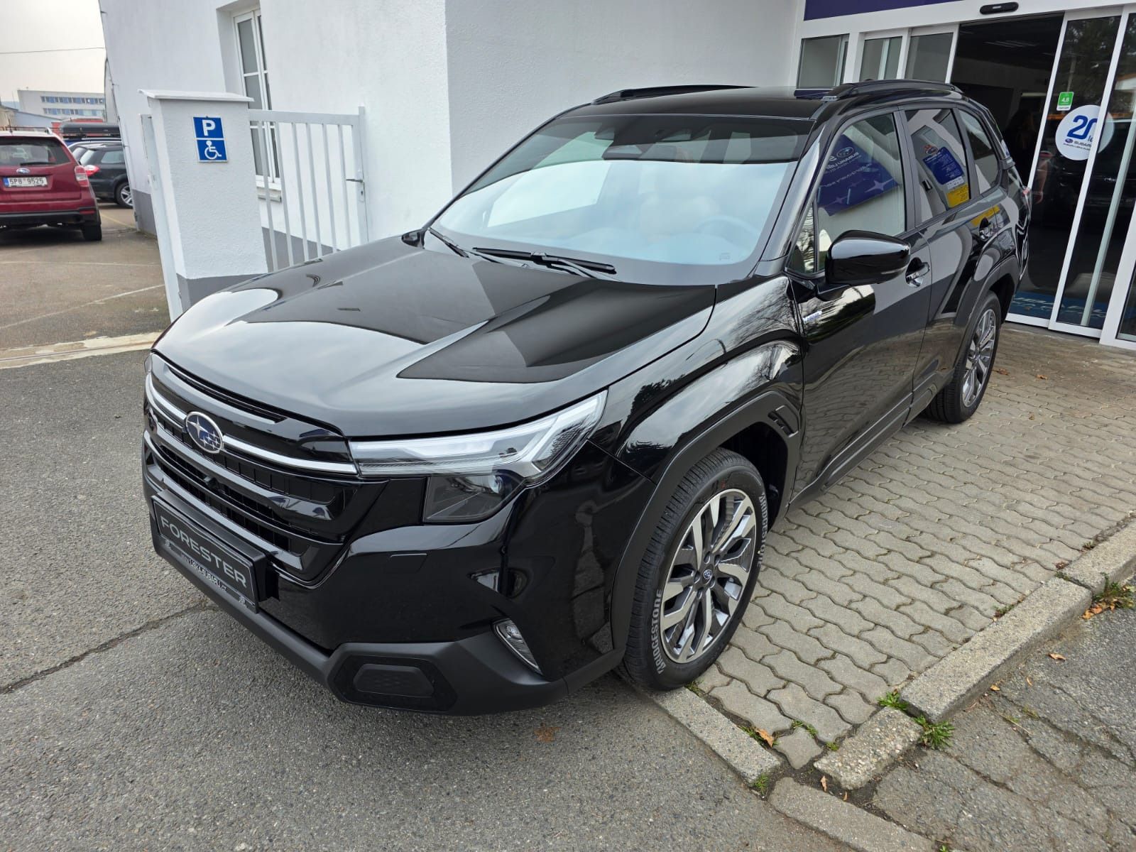 Subaru Forester, 2,0i CVT Touring + zimní kola - fotka 5