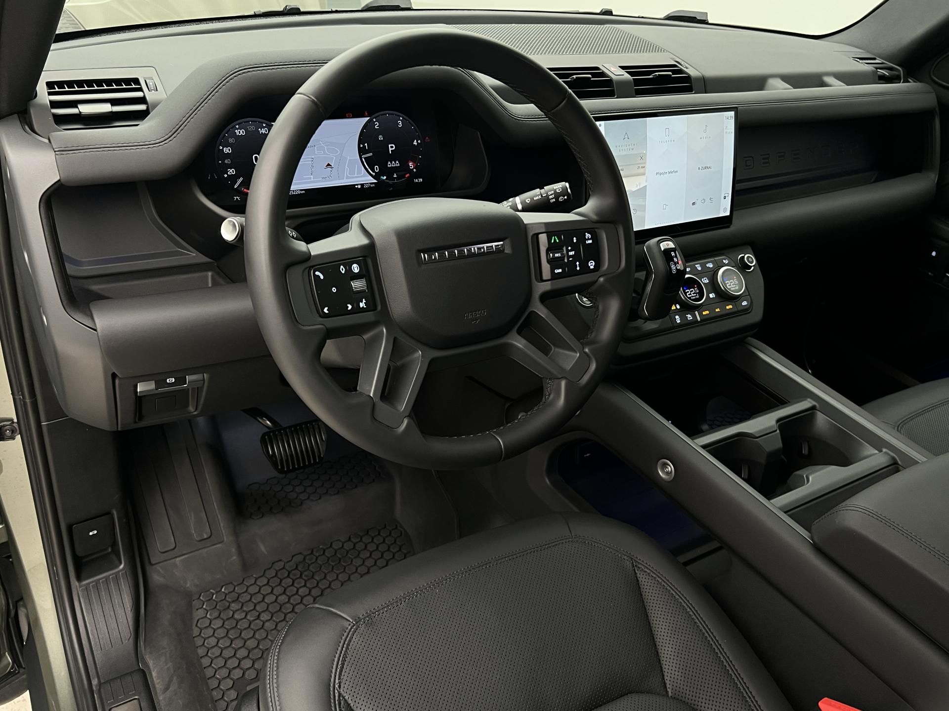 Land Rover Defender, 110 D300 X-DYNAMIC SE AWD AUT - fotka 4