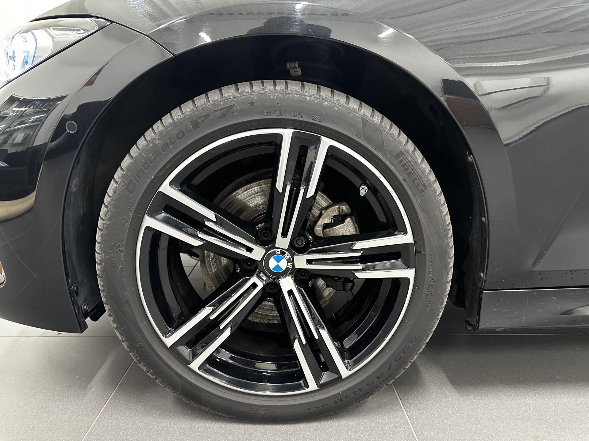 BMW Řada 3, 320d xDrive sedan - fotka 3