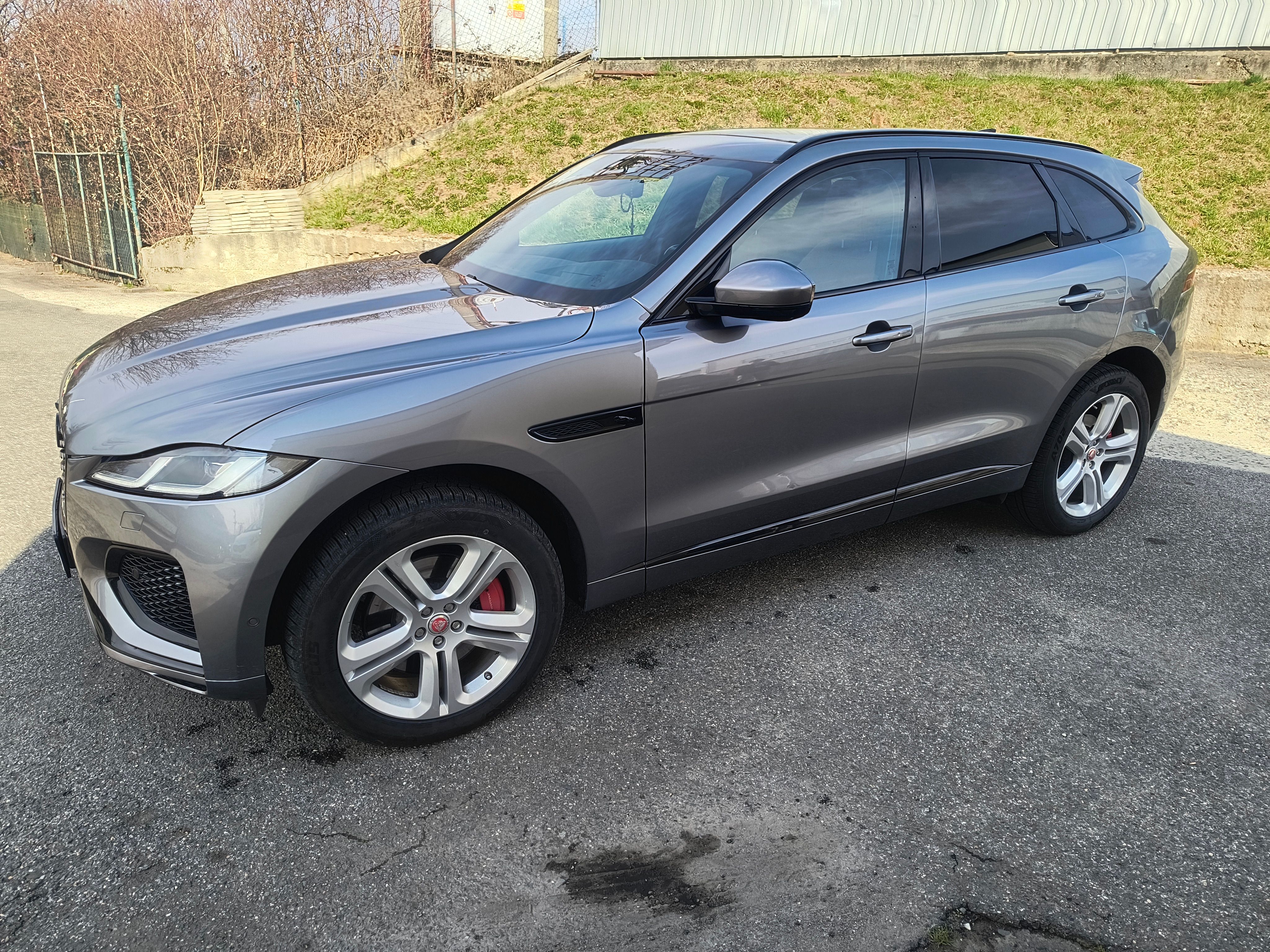 Jaguar F-Pace, D300 AWD R -DINAMIC SE AUTOMAT - fotka 3