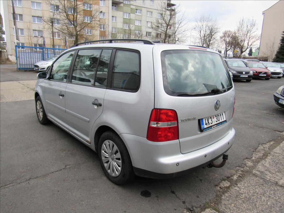 Volkswagen Touran, 1,6 MPi 75kW - fotka 4