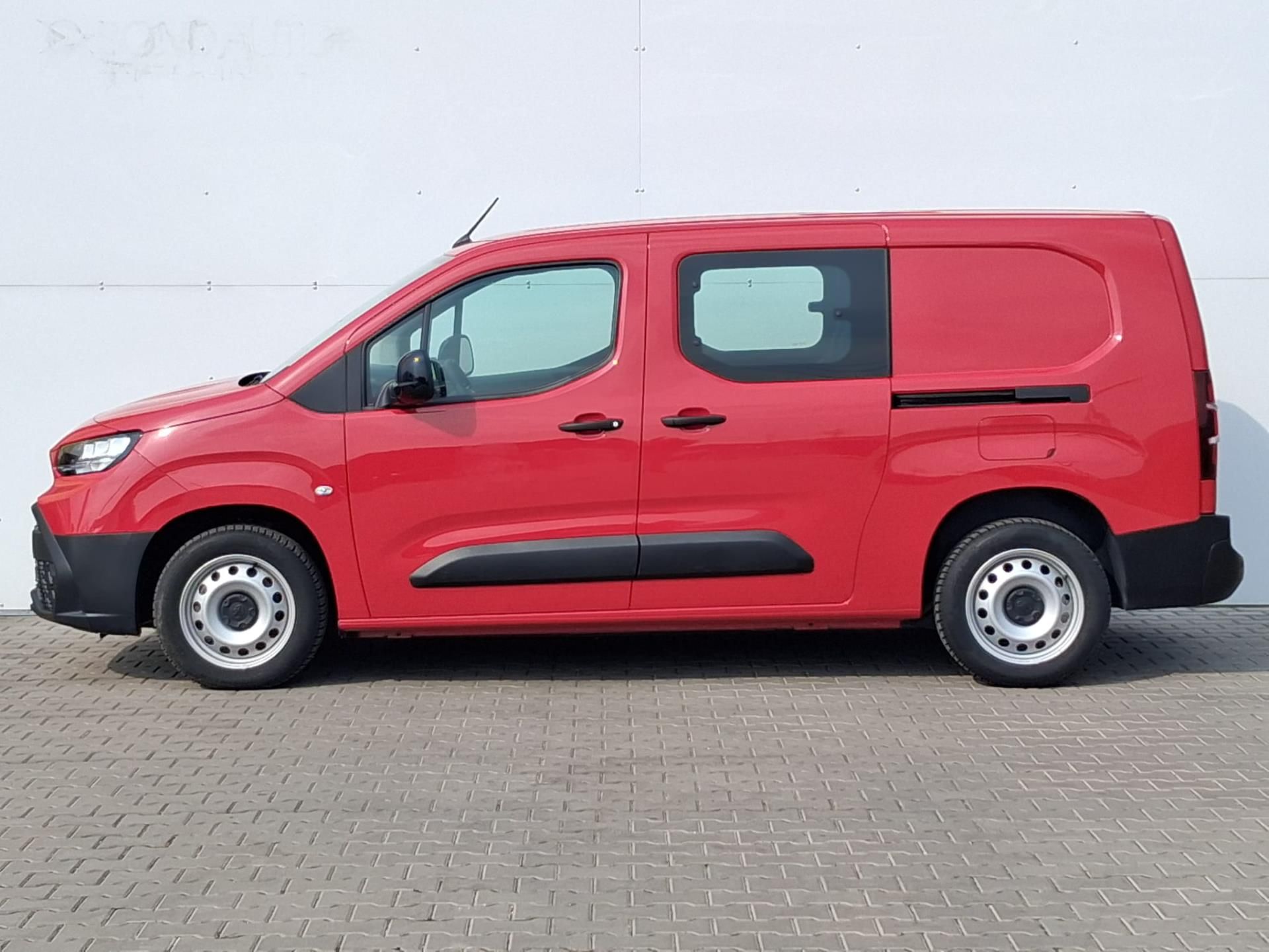 Toyota Proace City, 1.5 D-4D Extra CrewCab Active - fotka 3