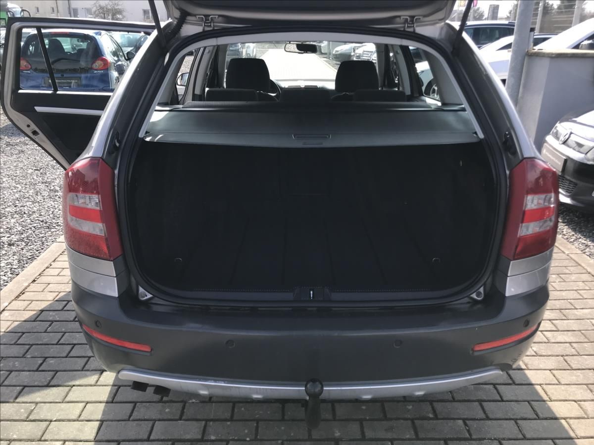 Škoda Octavia, 2,0   Scout 4x4 - fotka 6