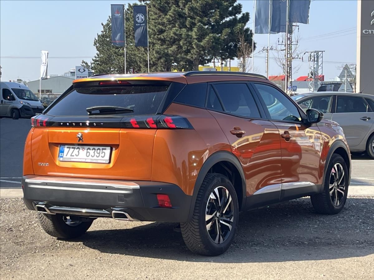 Peugeot 2008, 1,2 PT  Allure EAT8 záruka 4/2 - fotka 5