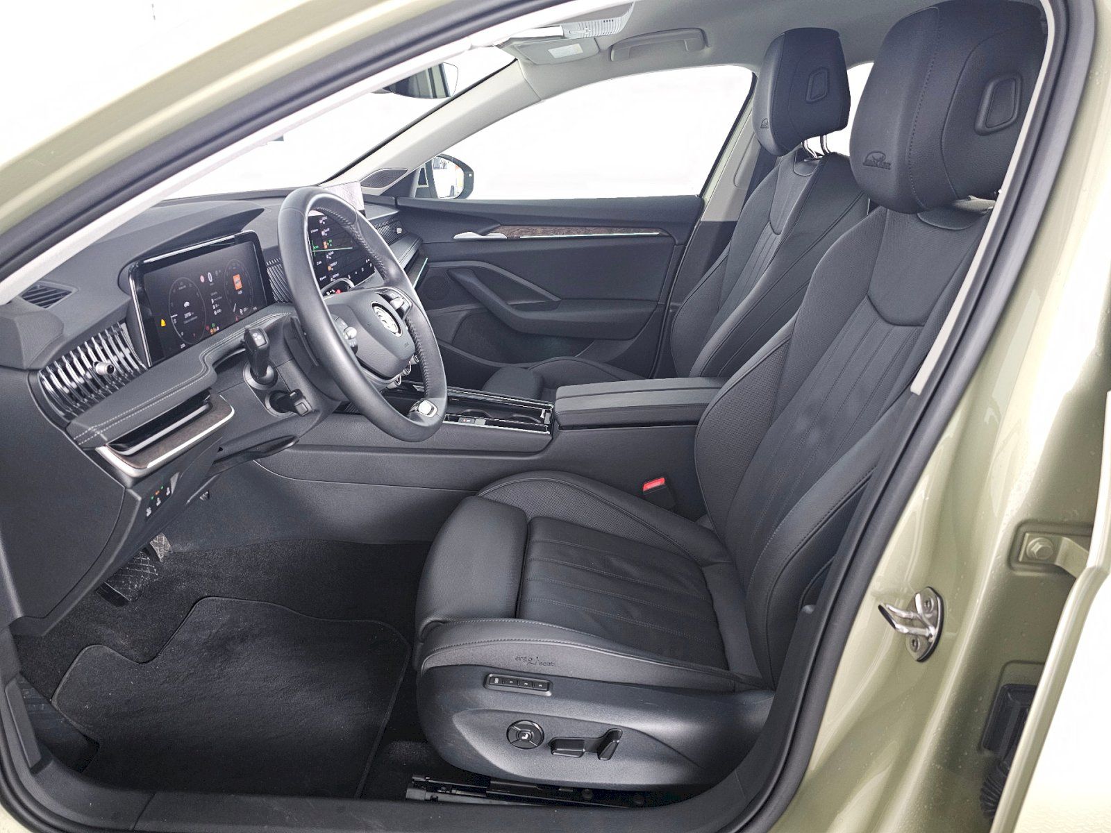 Škoda Superb, 2.0TSI 195kW 4x4 DSG LAURIN A - fotka 6