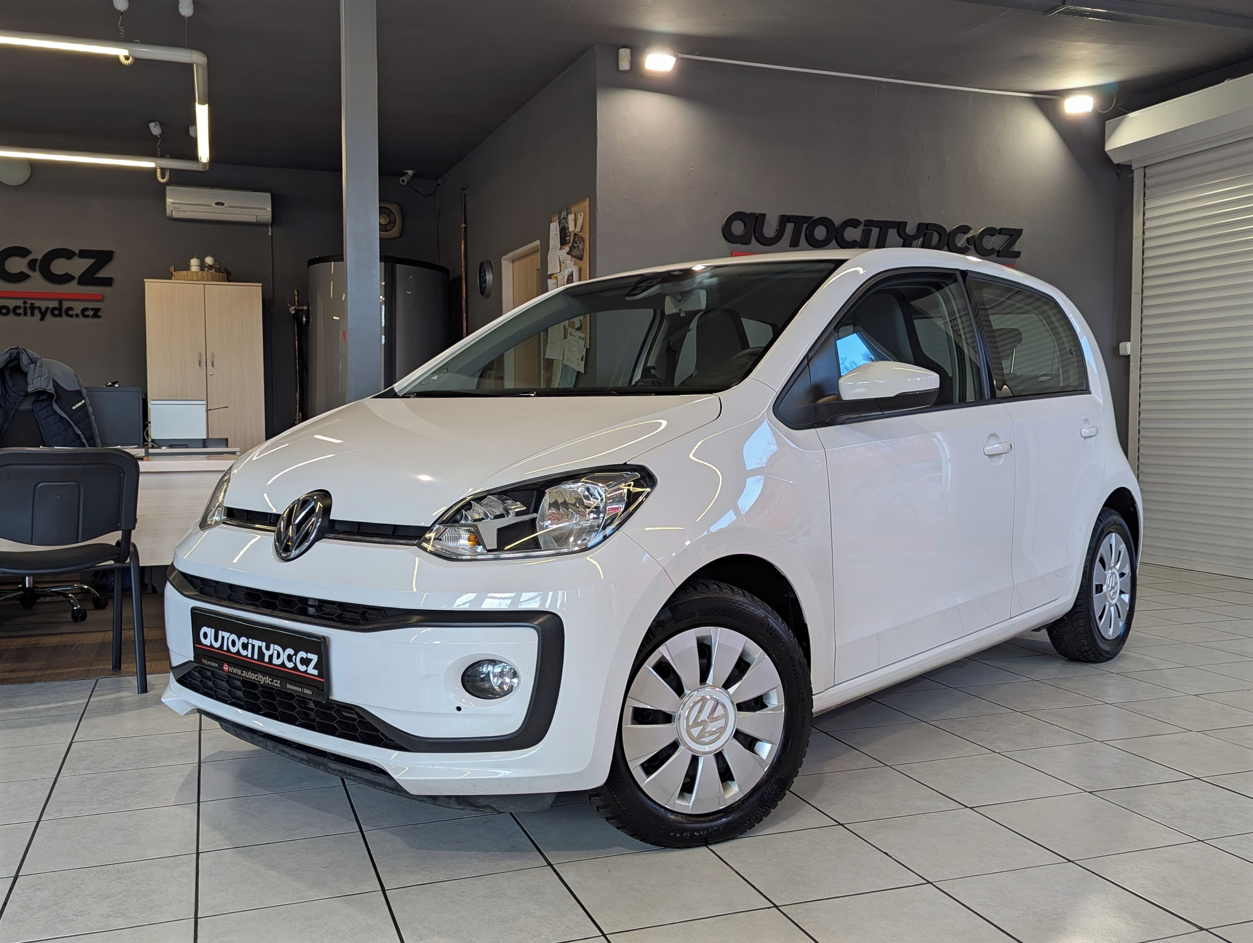 Volkswagen Up!, 1.0 MPi 44kW MOVE VÝHŘEVY, DPH - fotka 3