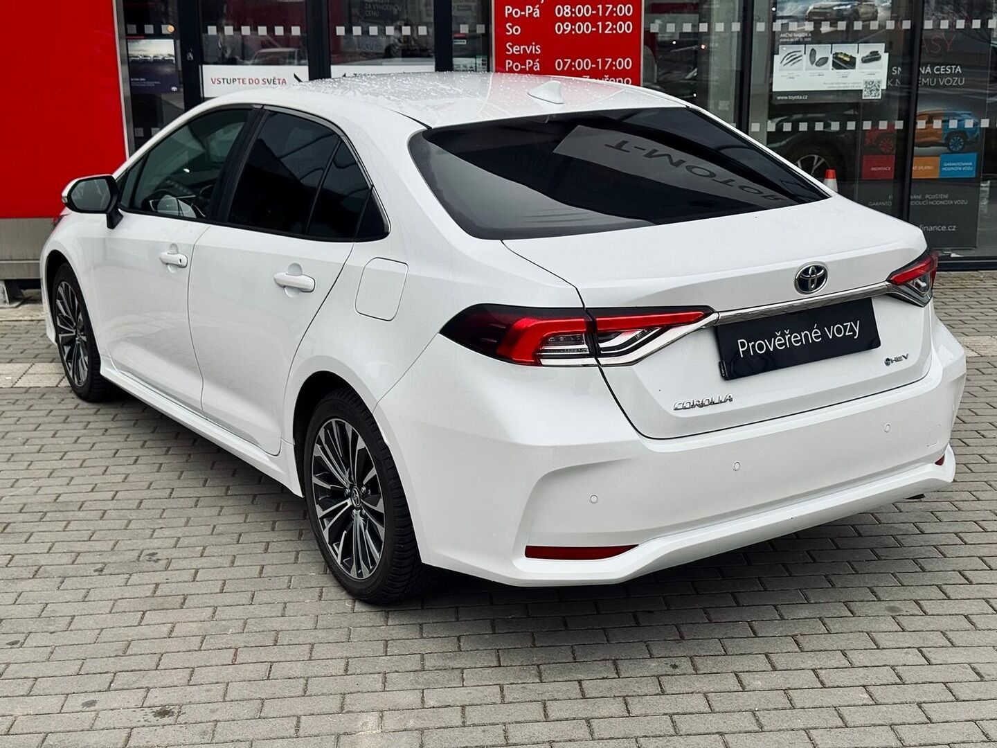 Toyota Corolla, 1,8 Hybrid Style Odběr 4/2026 - fotka 4