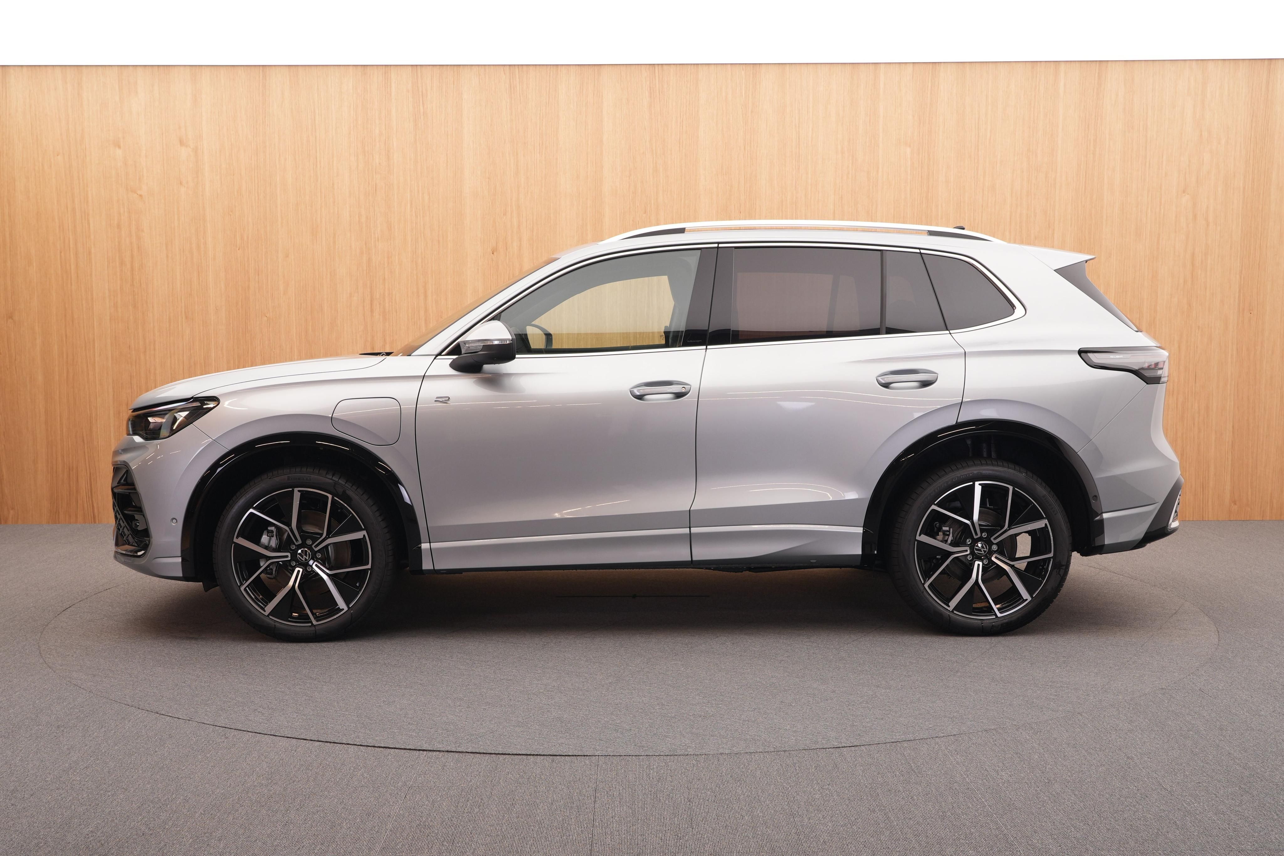 Volkswagen Tiguan, R-Line People Hybrid DSG - fotka 2