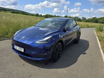 Tesla model Y, LONG RANGE AWD