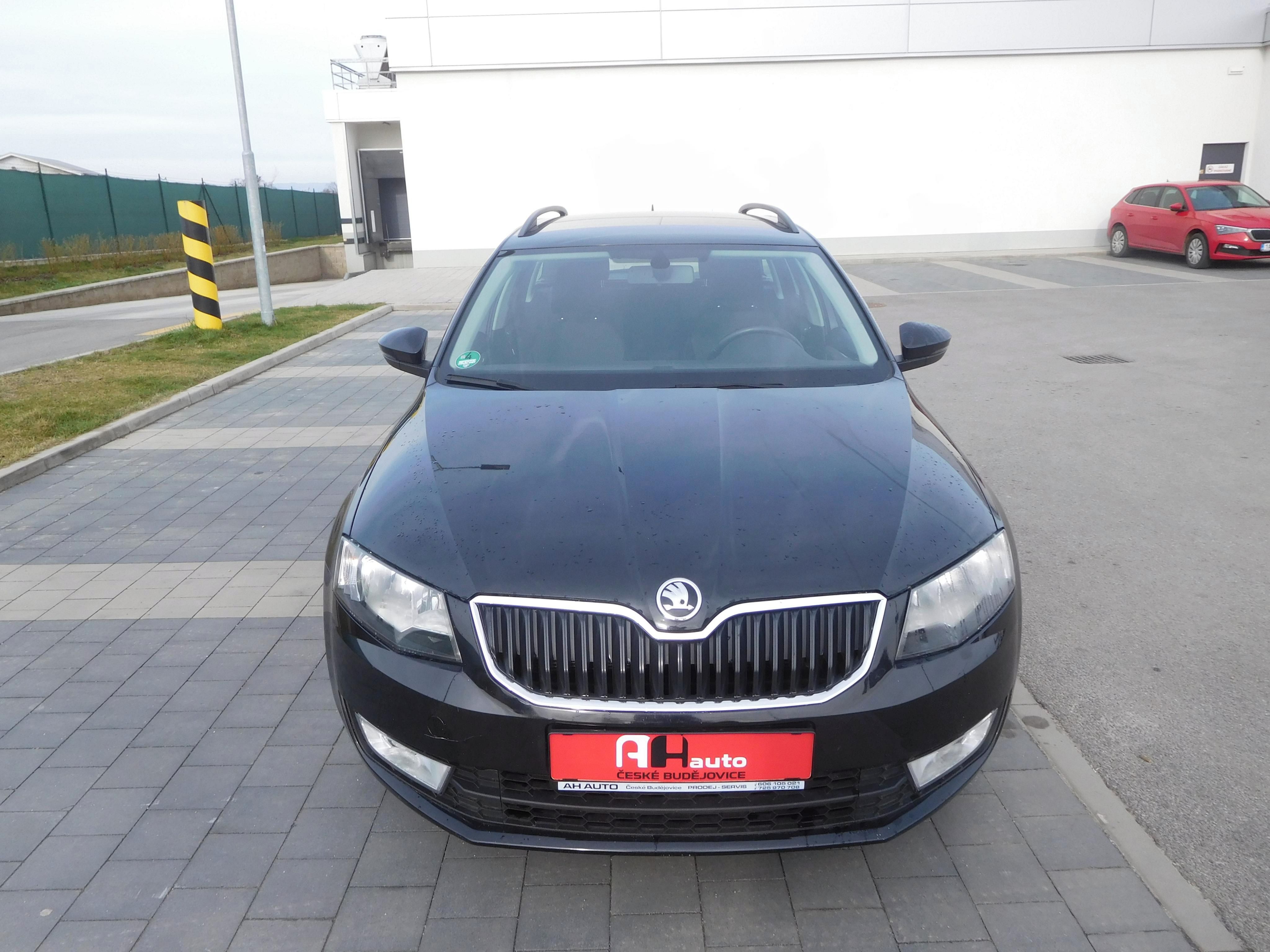Škoda Octavia, 2.0TDi Elegance, 110 kW, Klima - fotka 6