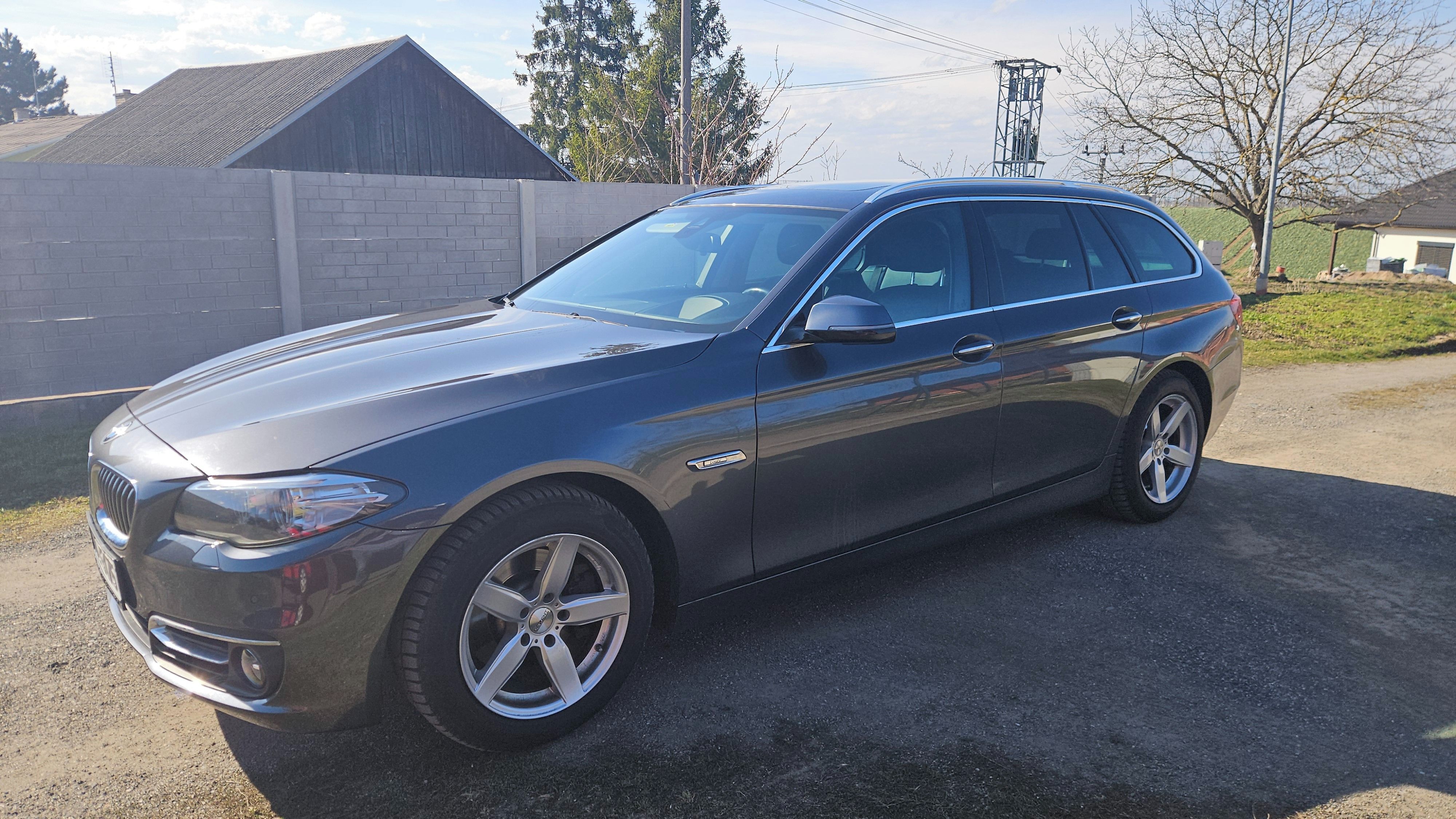BMW Řada 5, 520d F11, luxury line,serviska - fotka 3