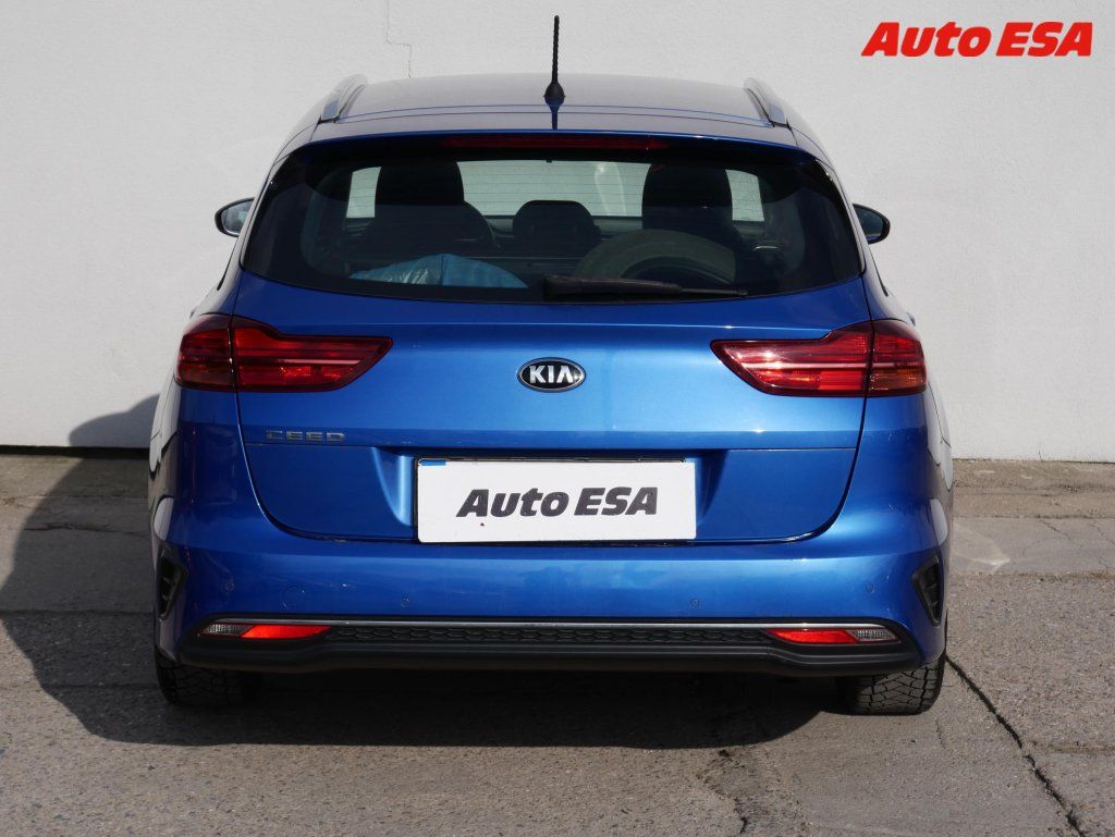 Kia Cee´d, 1.6 CRDi,ČR,AC,temp - fotka 5